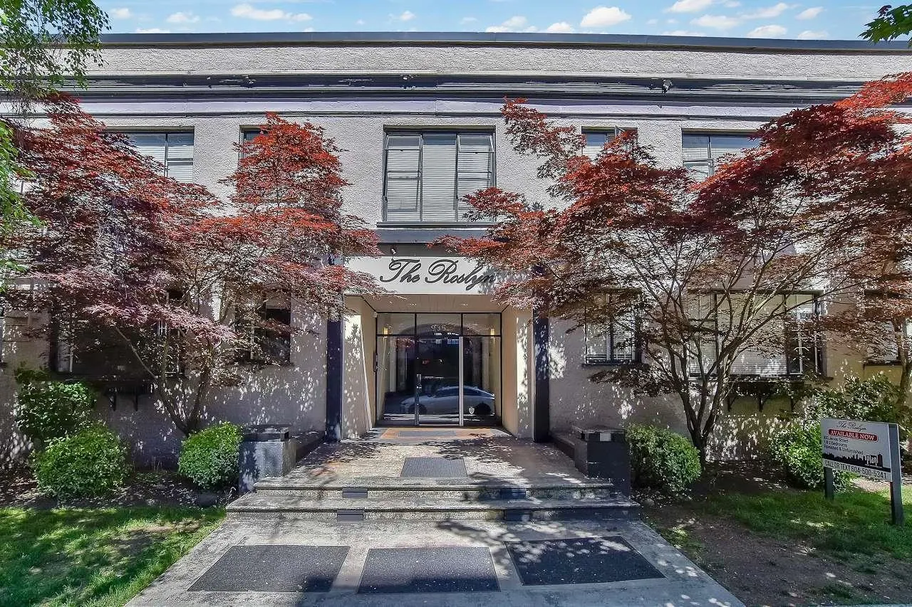 935 Jervis Street #15