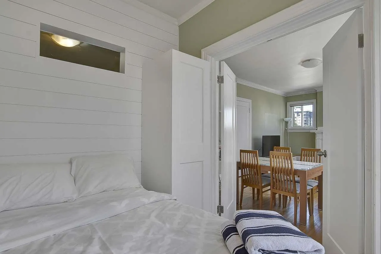 935 Jervis Street #15