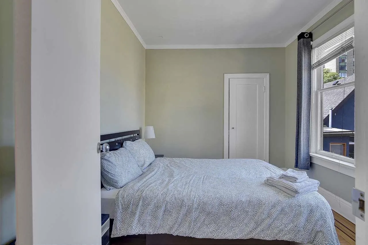 935 Jervis Street #15