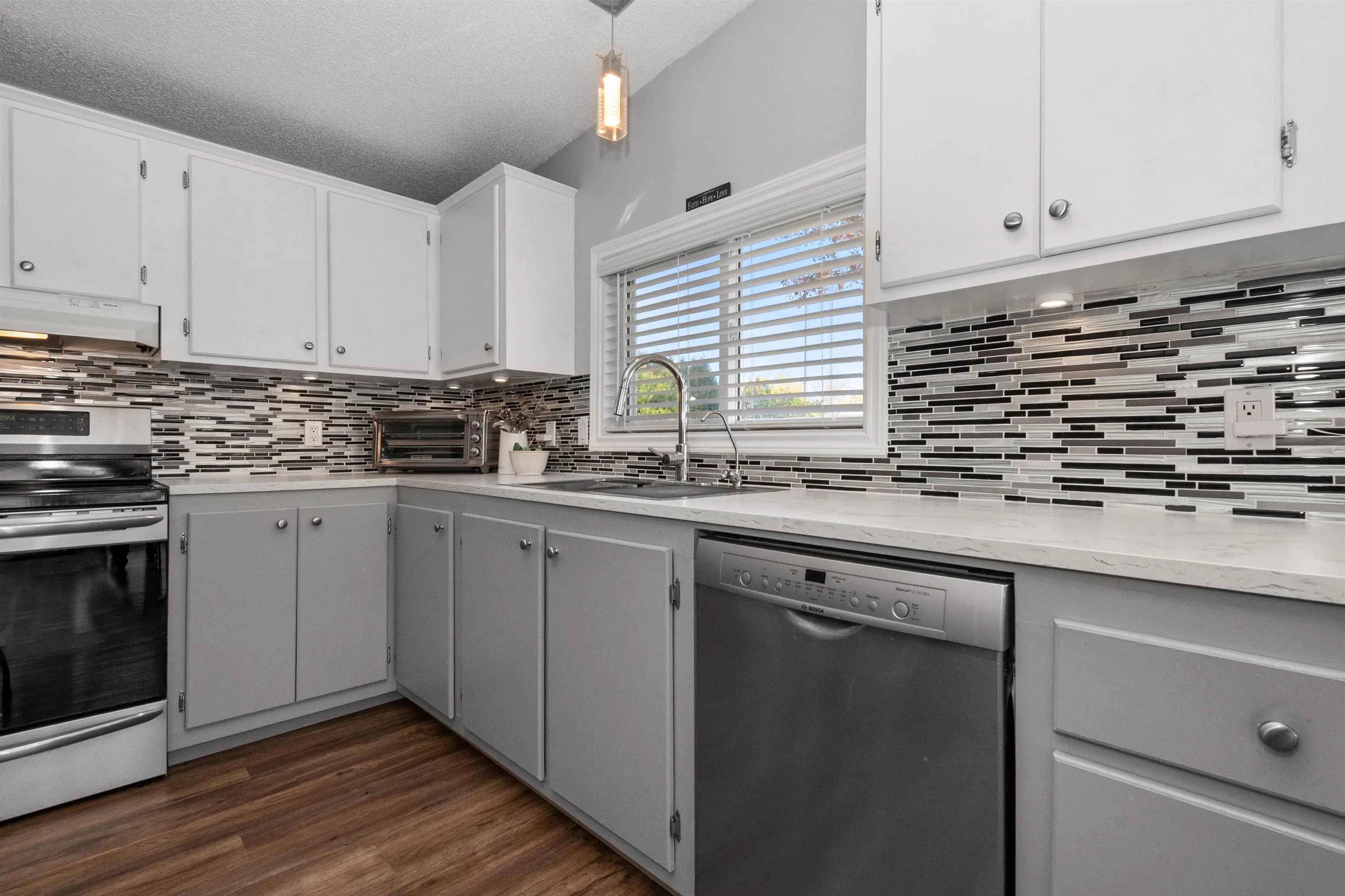 41168 Lougheed Highway #13