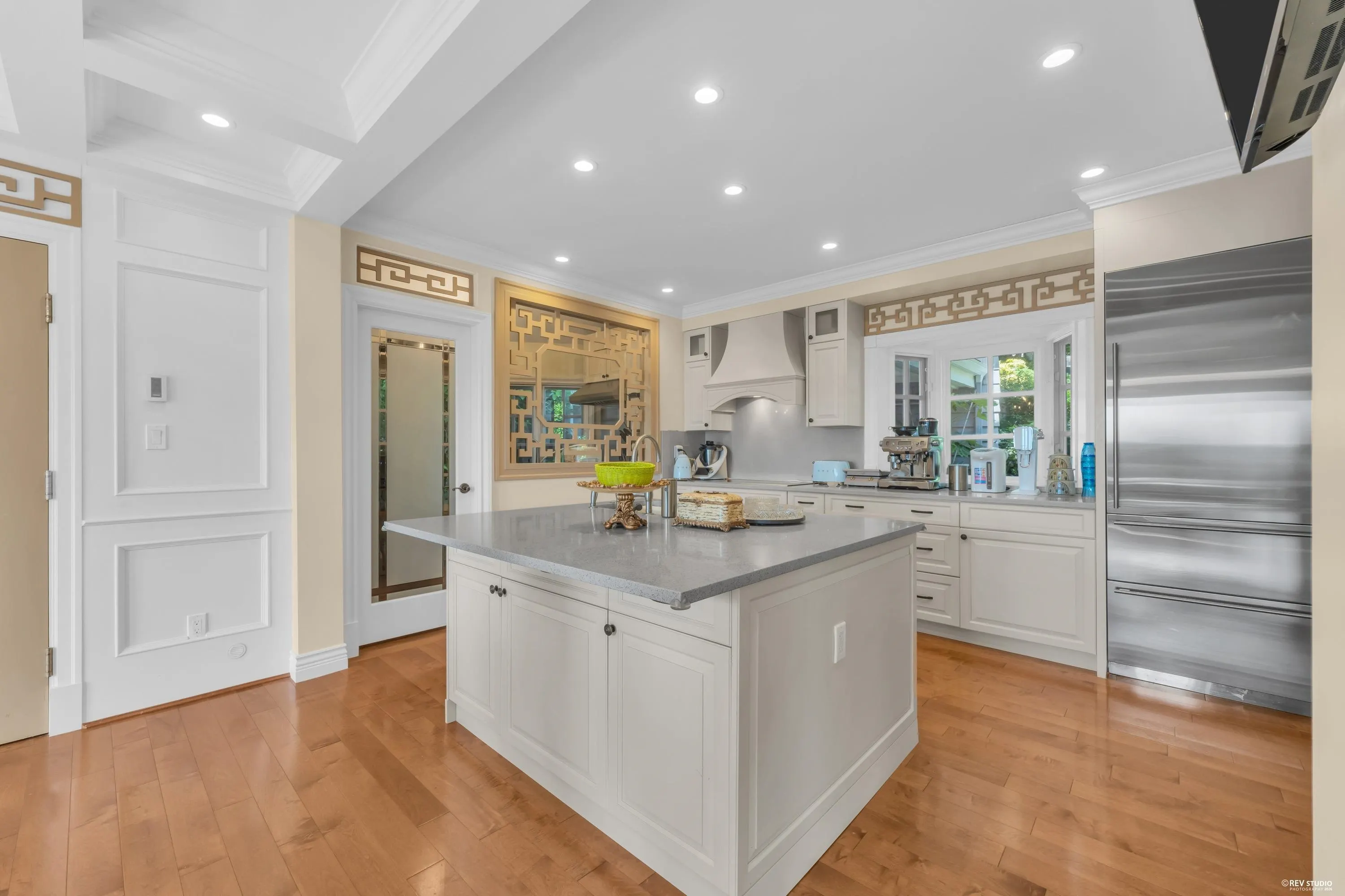 880 Younette Drive