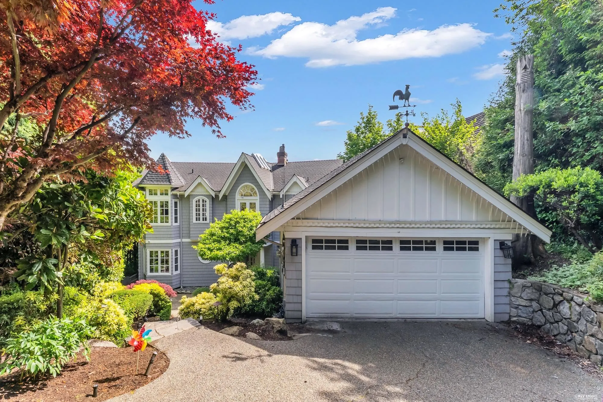 880 Younette Drive