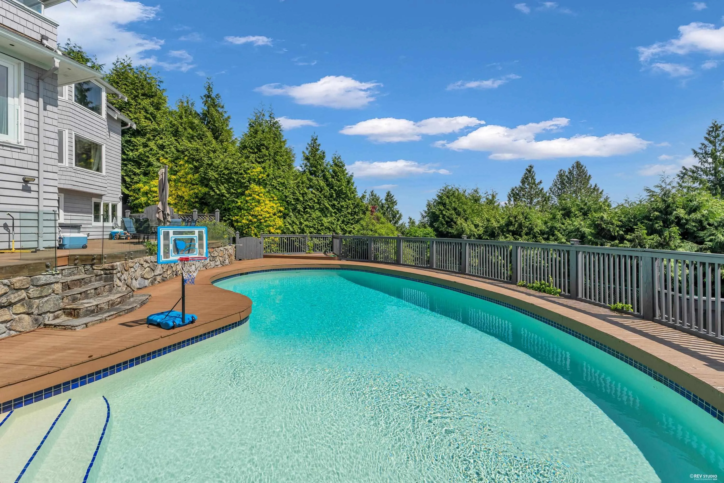 880 Younette Drive