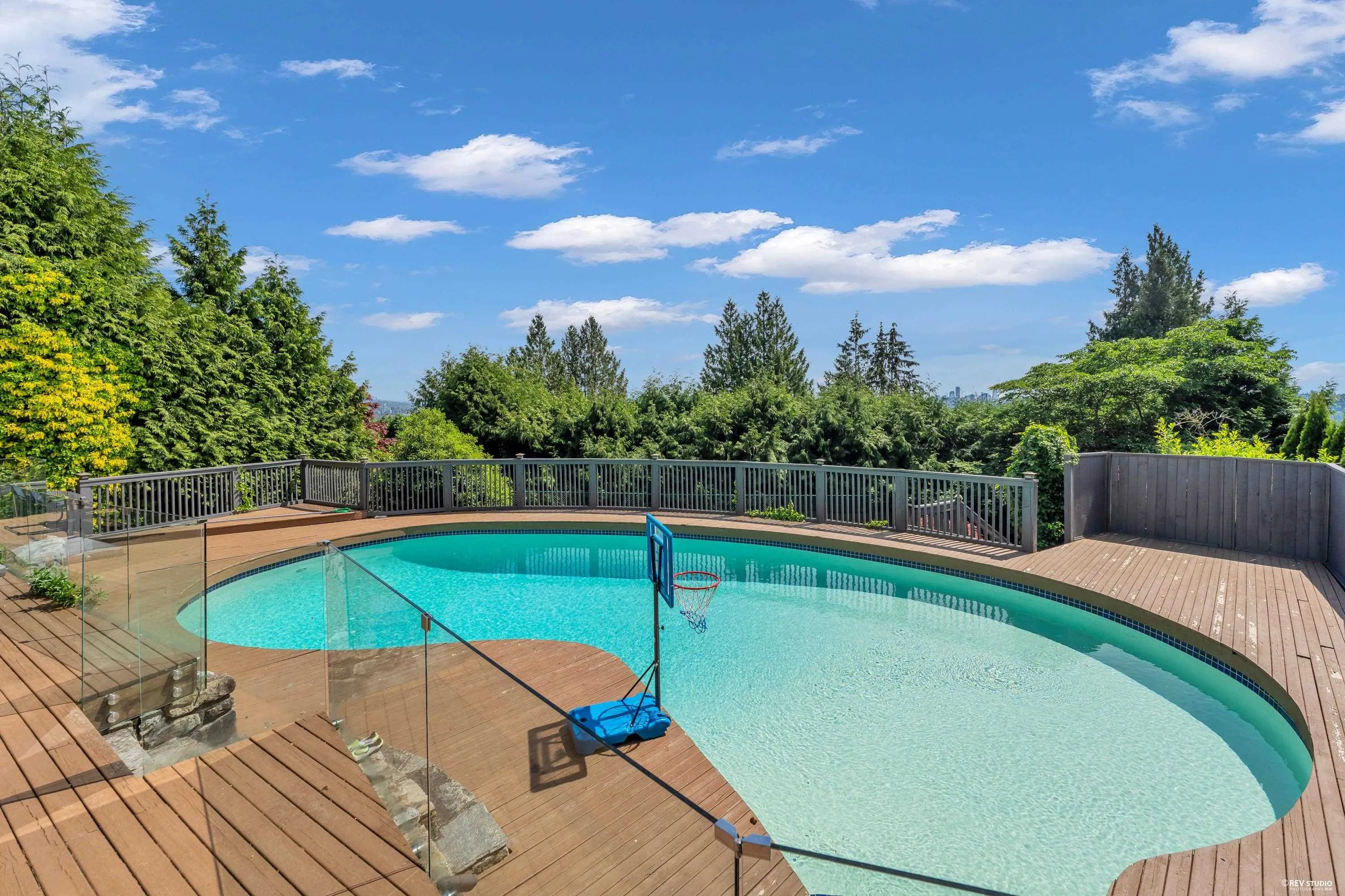880 Younette Drive