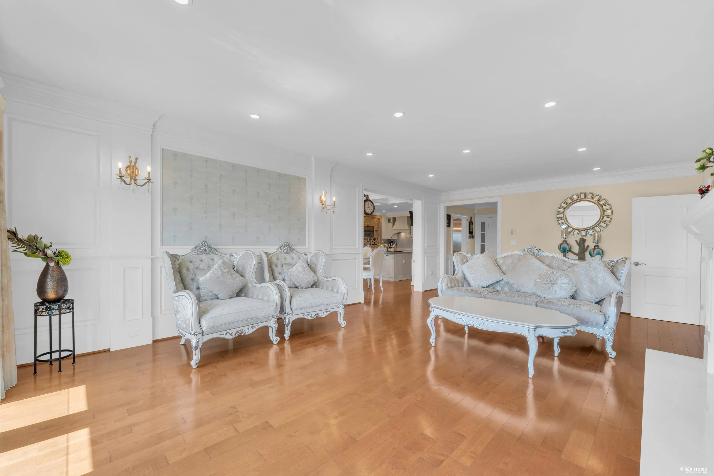 880 Younette Drive