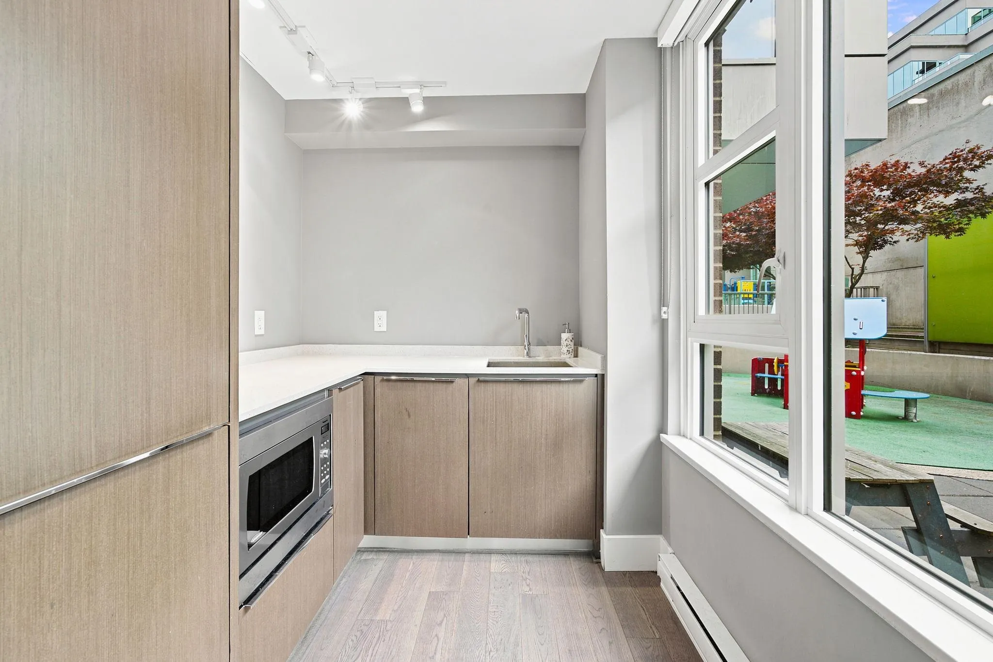 538 W 7th Avenue #705