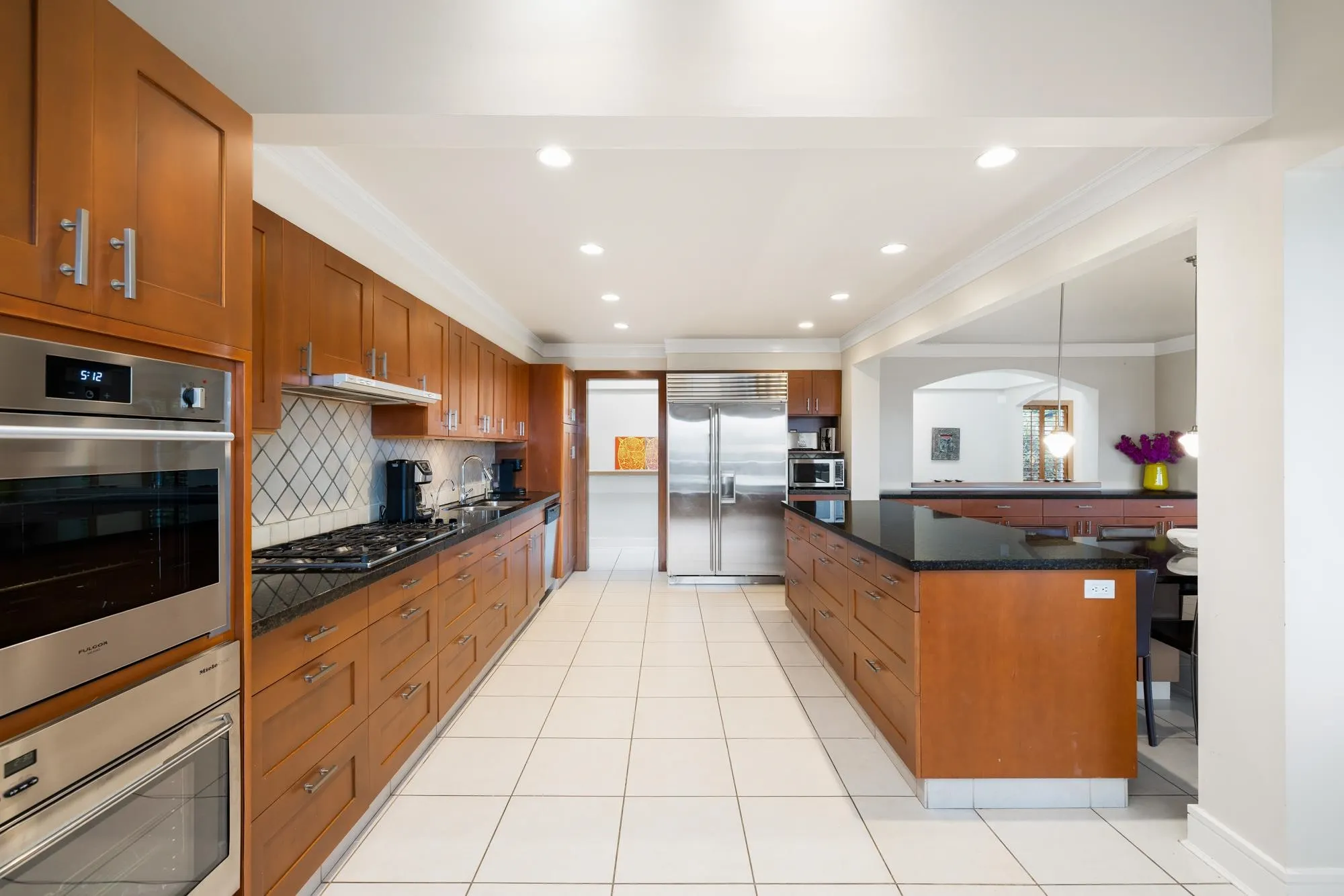 1035 King Georges Way
