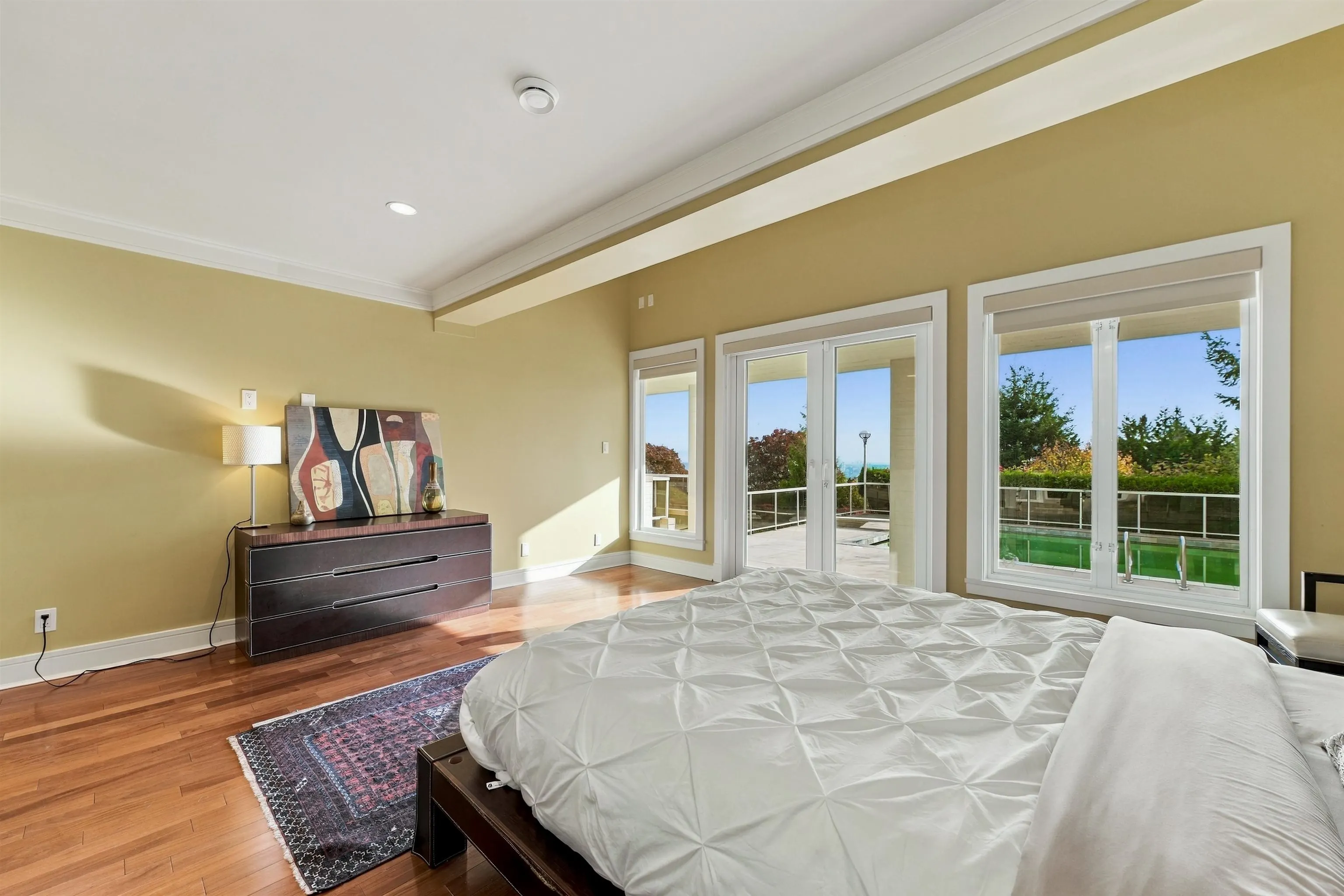 1035 King Georges Way