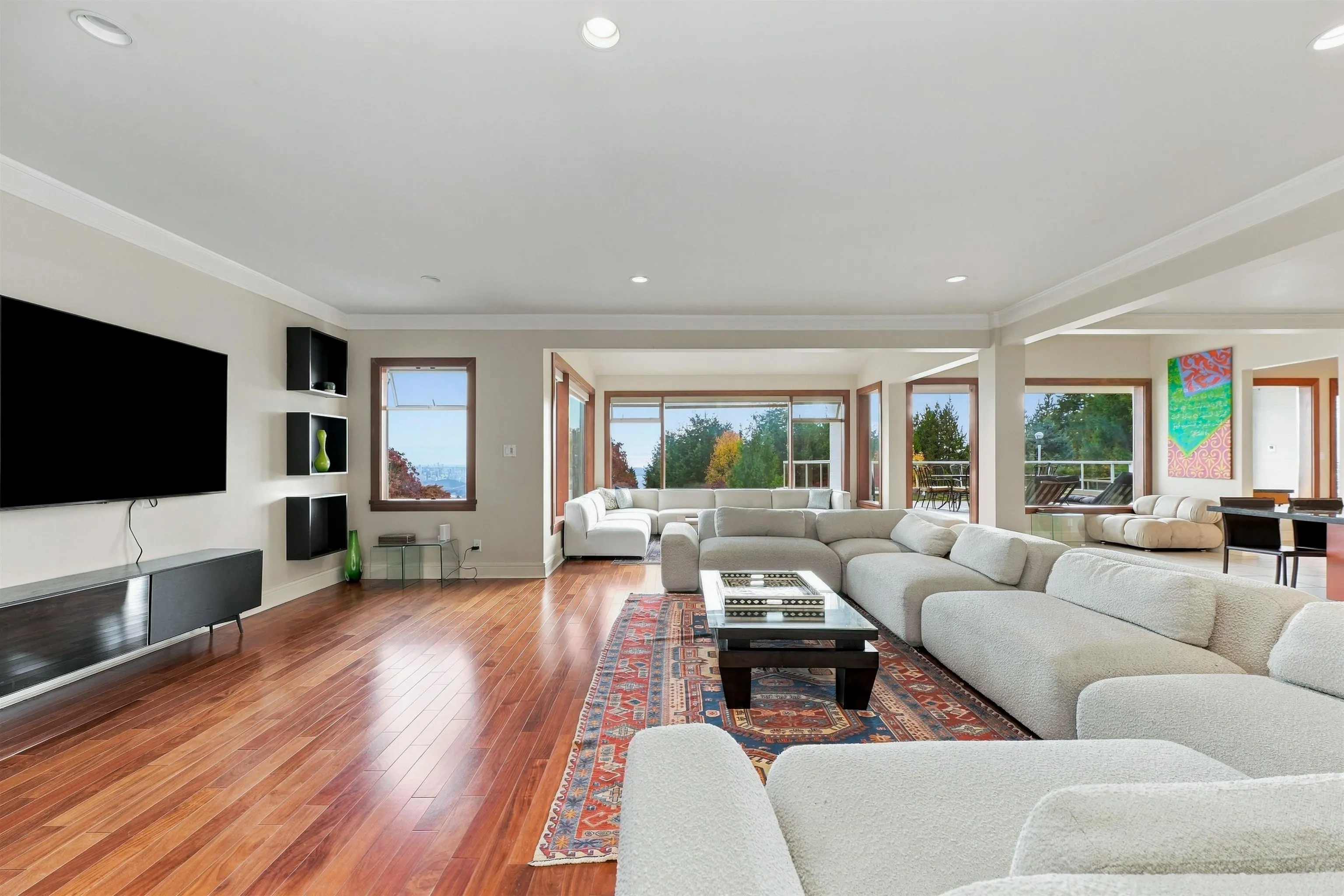 1035 King Georges Way