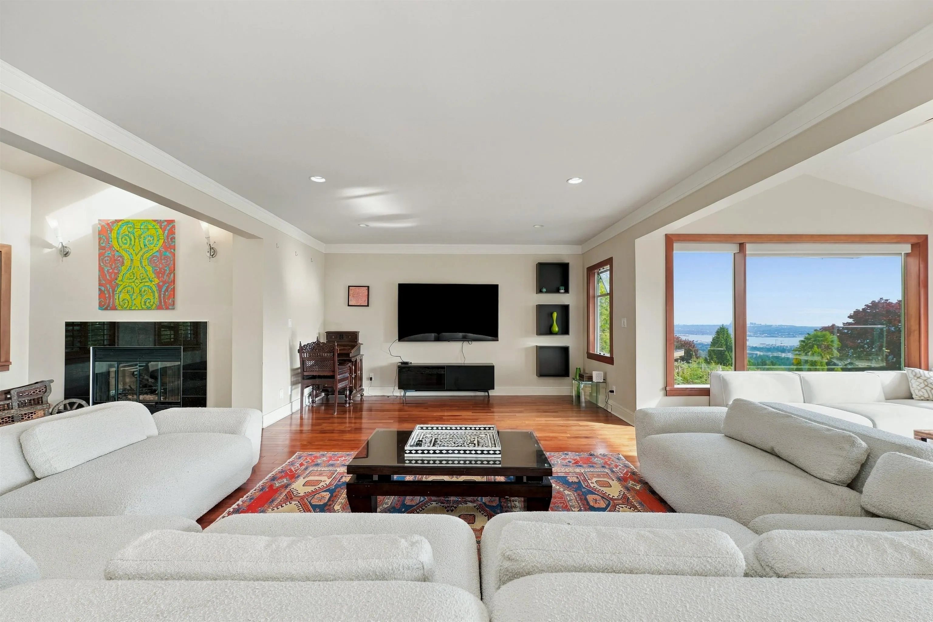 1035 King Georges Way
