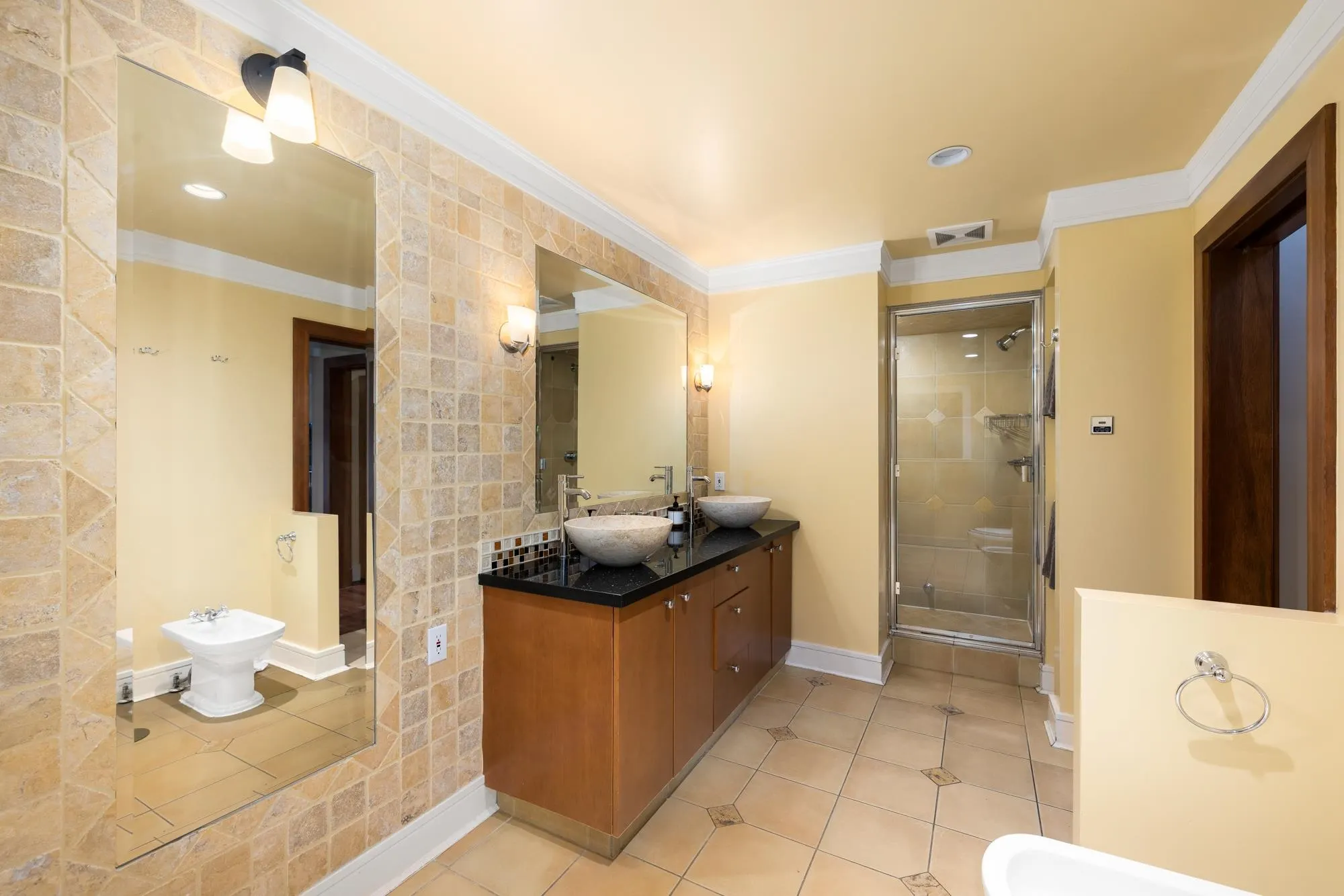 1035 King Georges Way