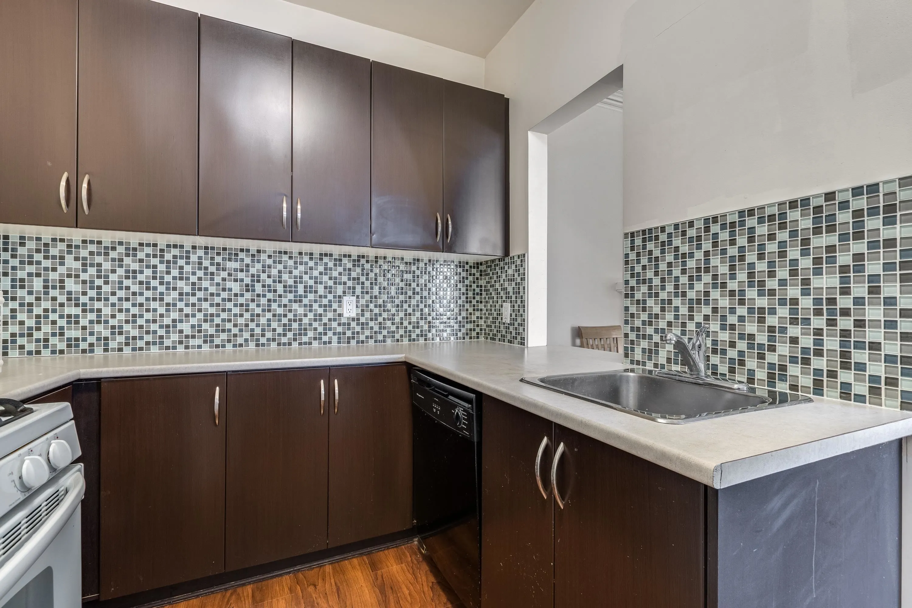 935 Jervis Street #17