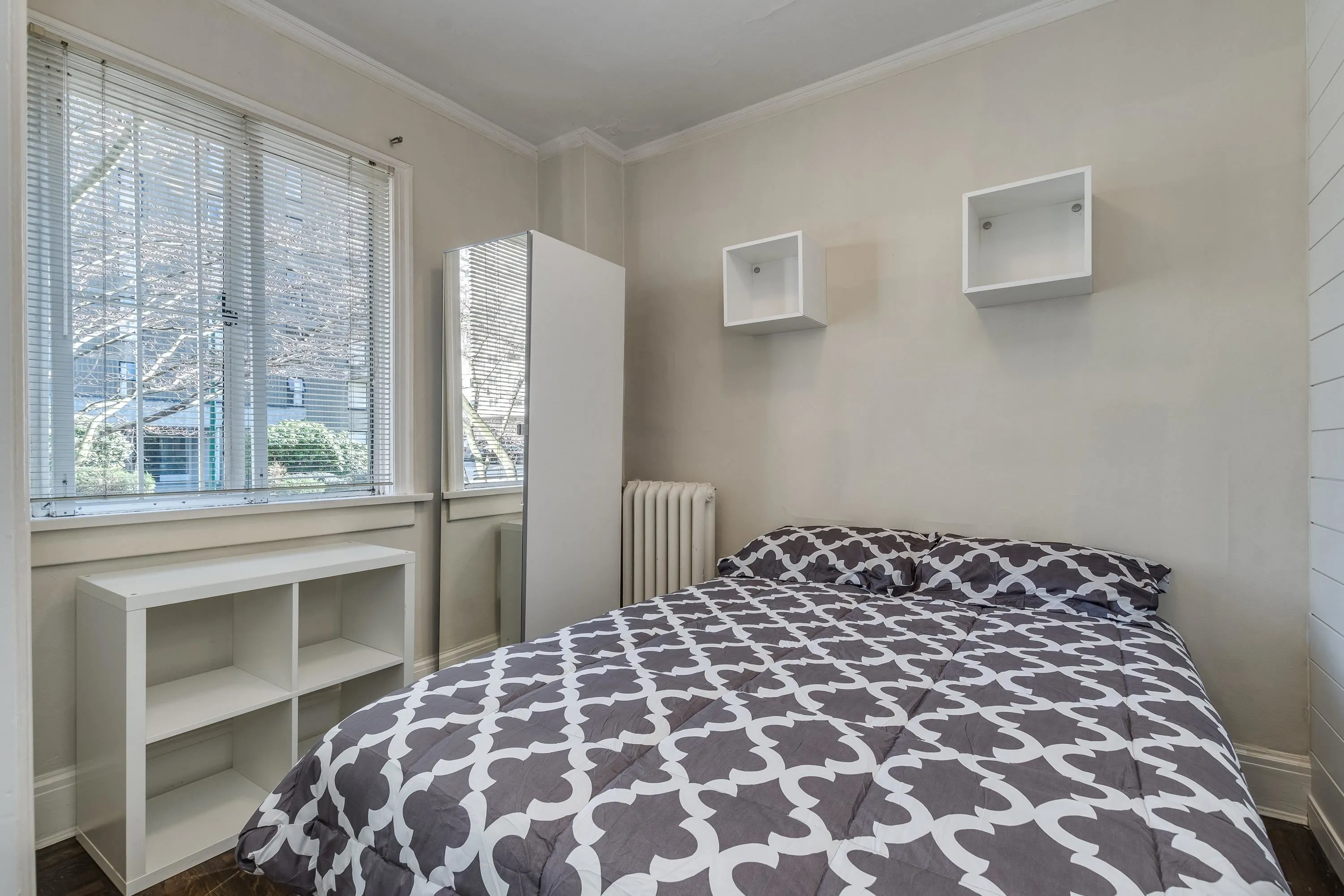 935 Jervis Street #17