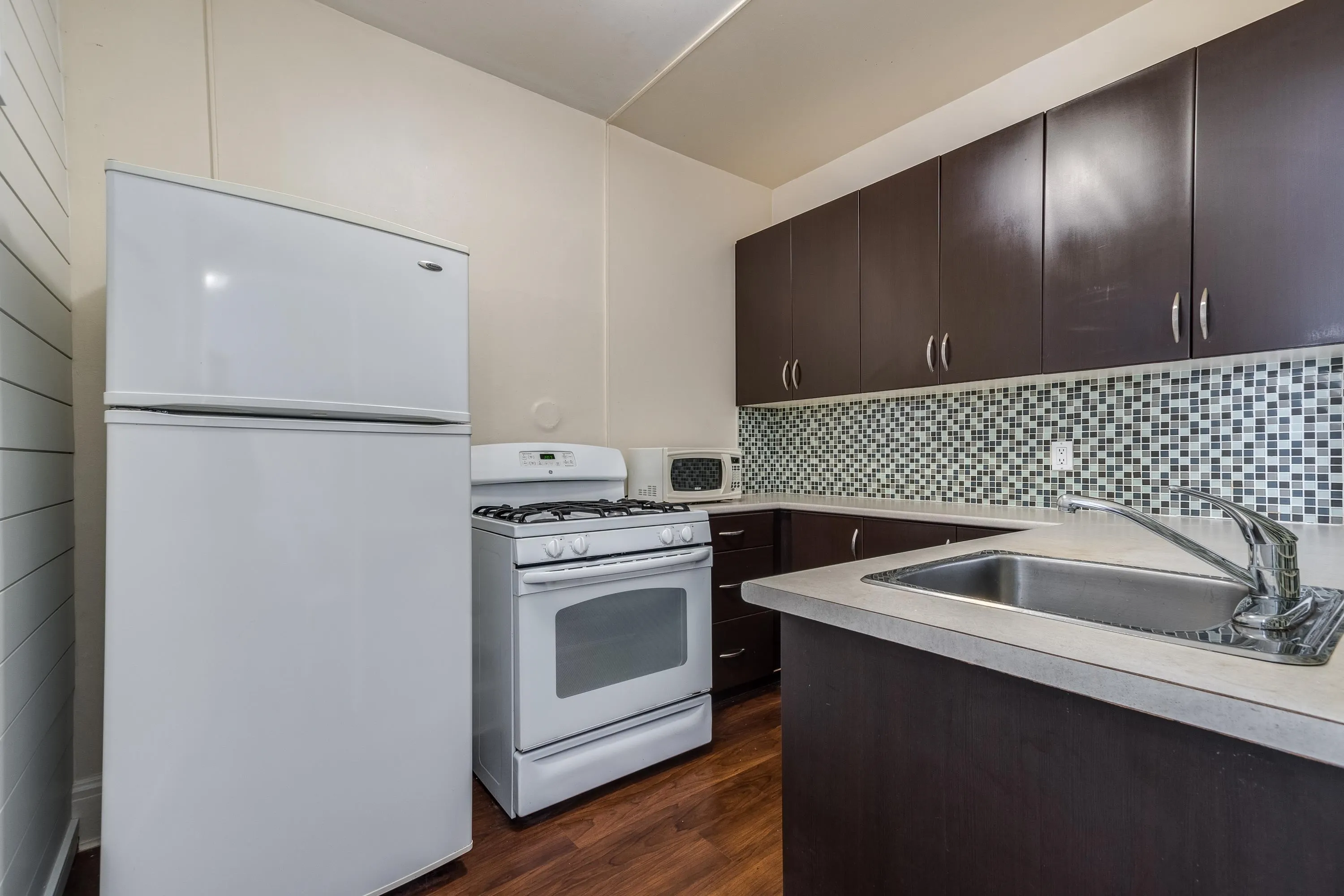 935 Jervis Street #17