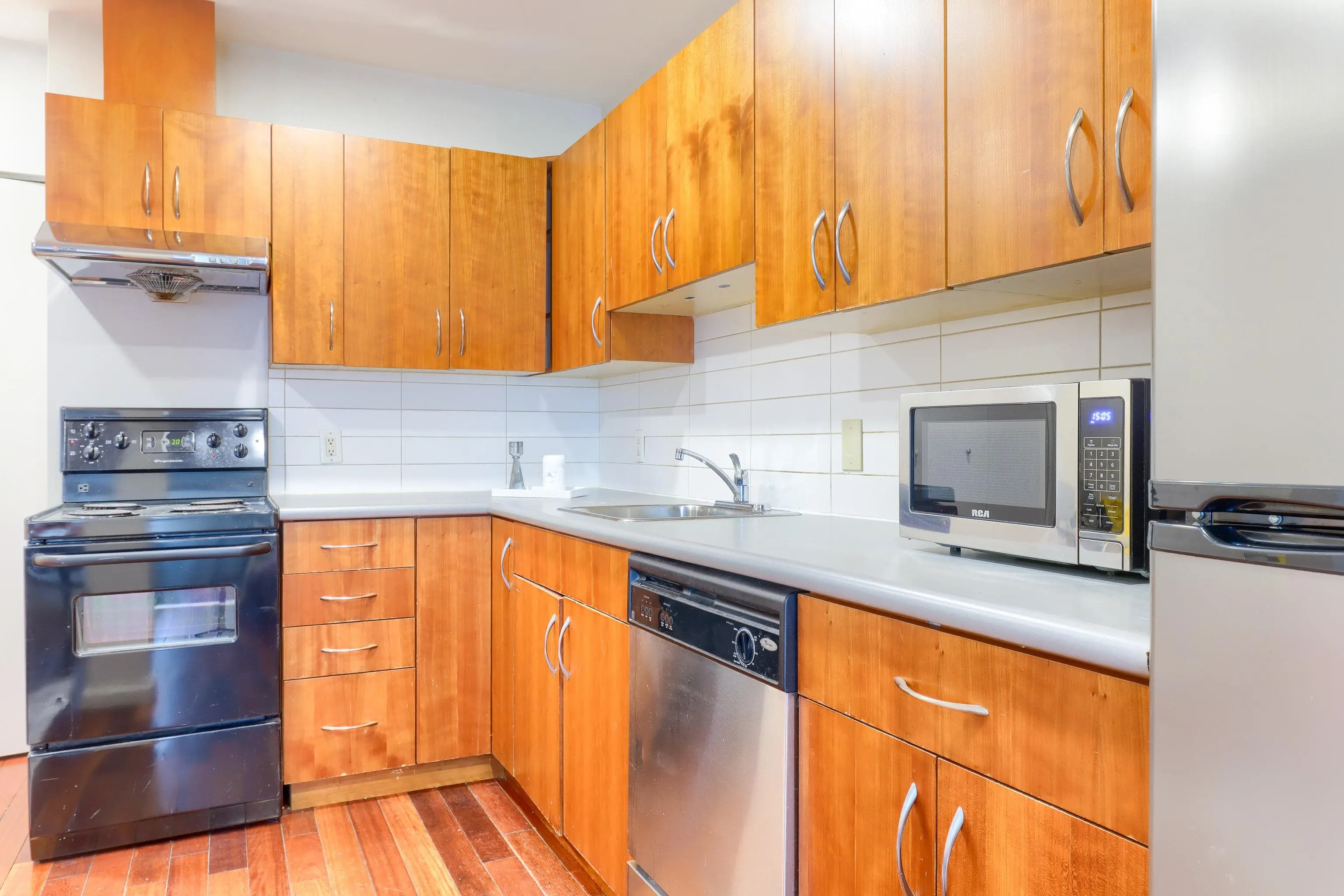 440 Richards Street #204