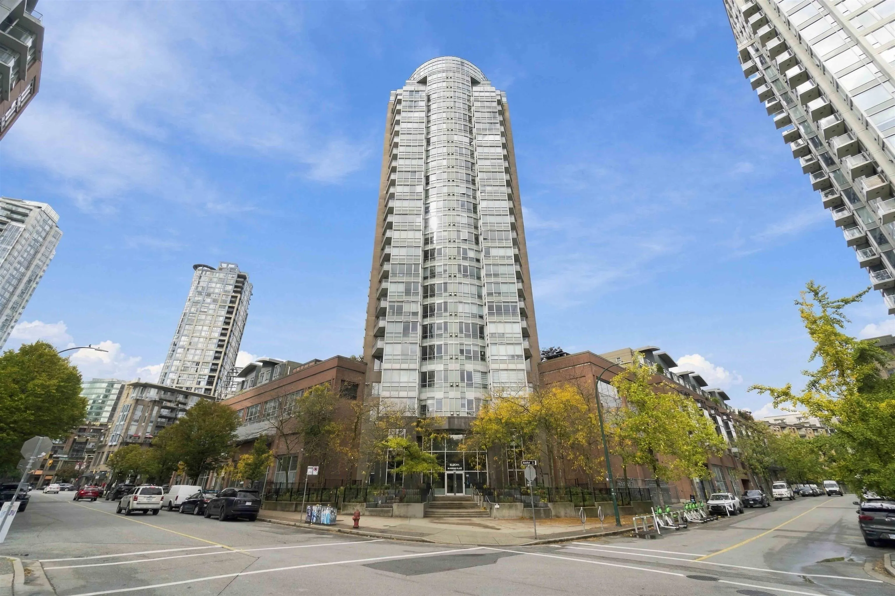 63 Keefer Place #1707