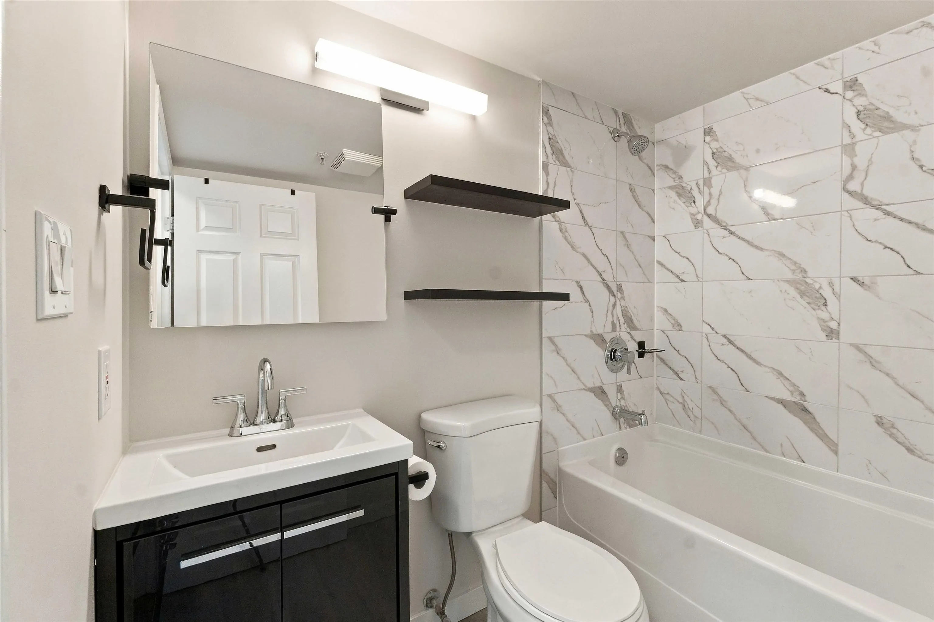 63 Keefer Place #1707