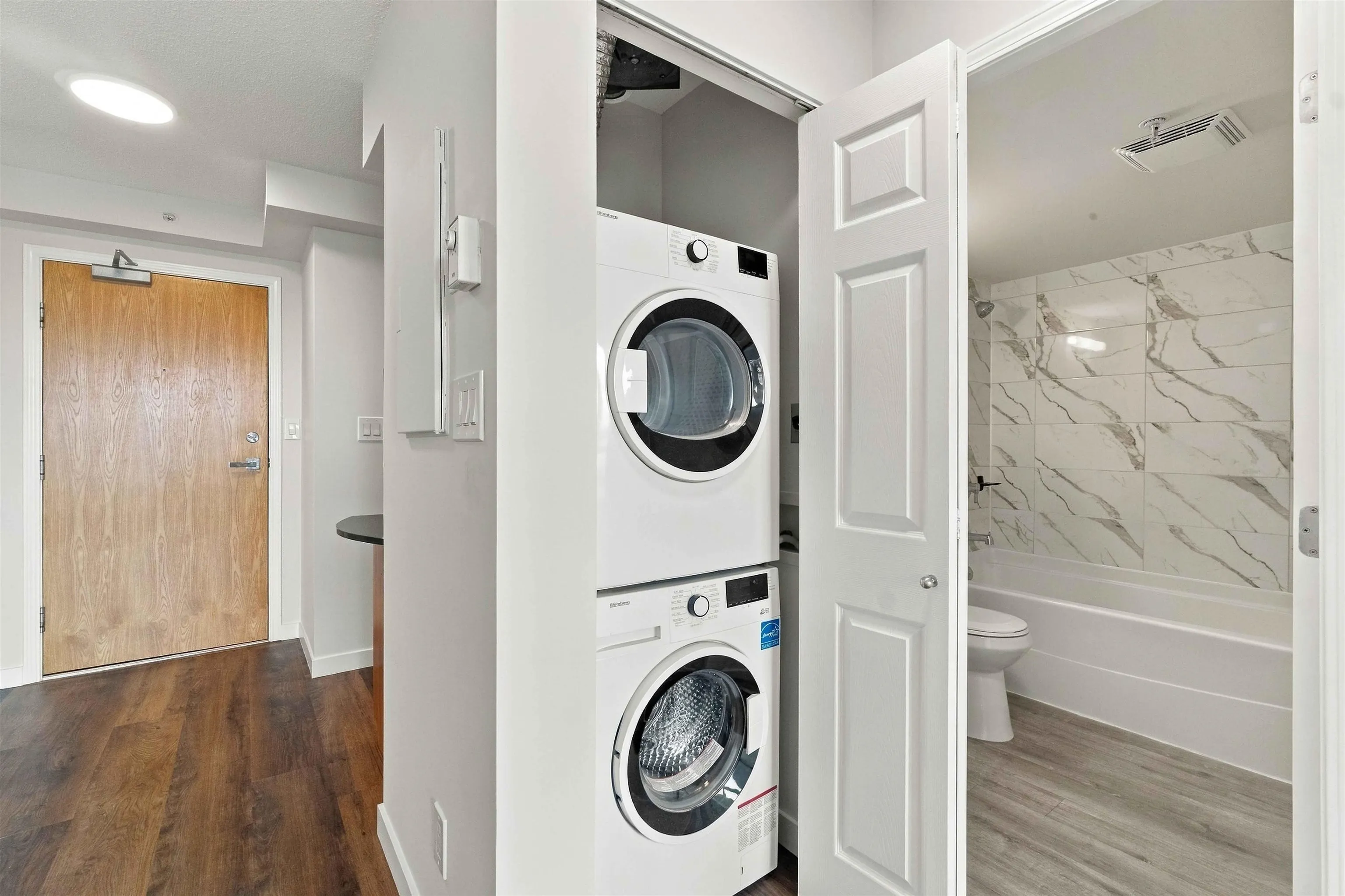 63 Keefer Place #1707