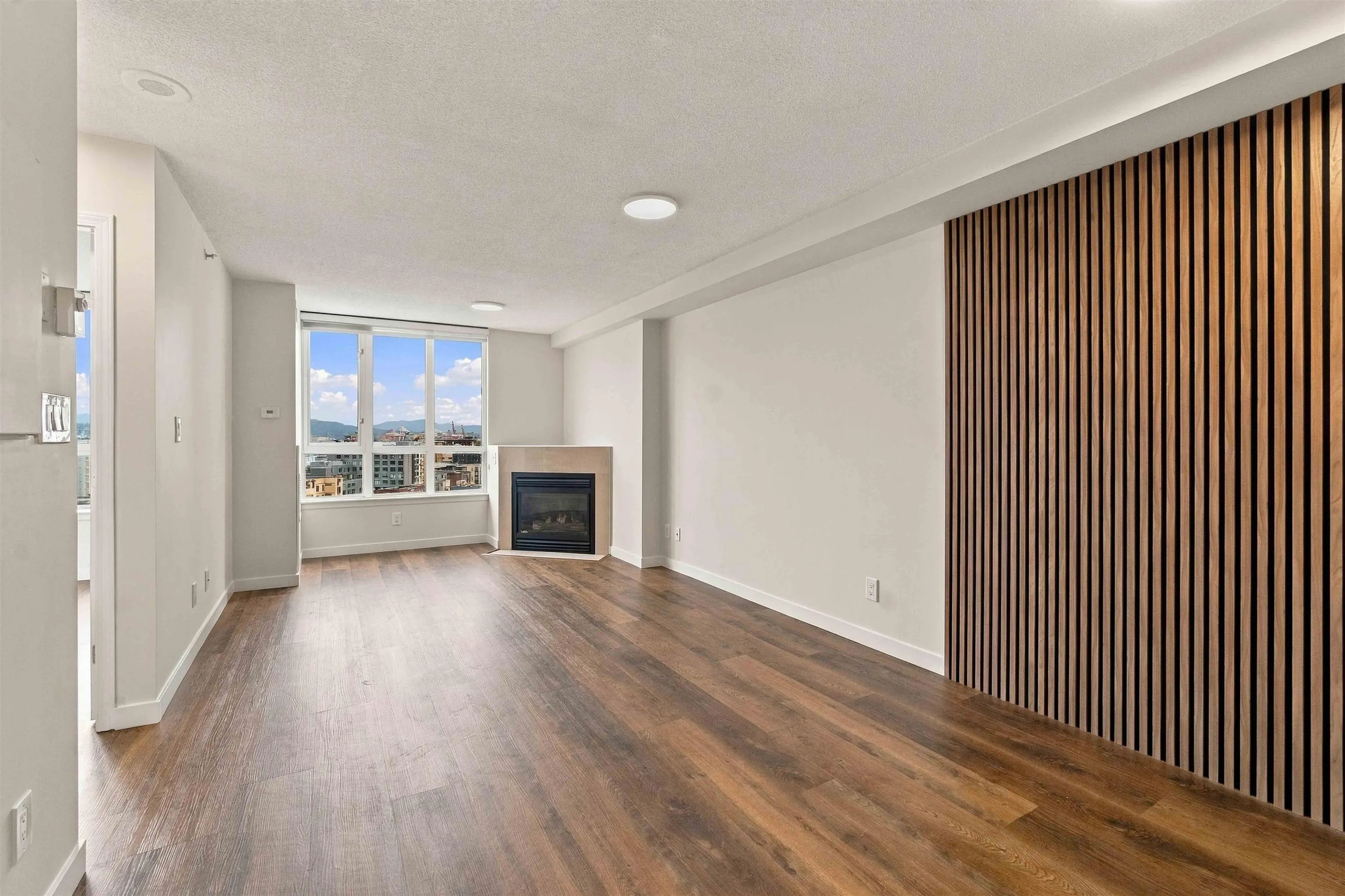 63 Keefer Place #1707