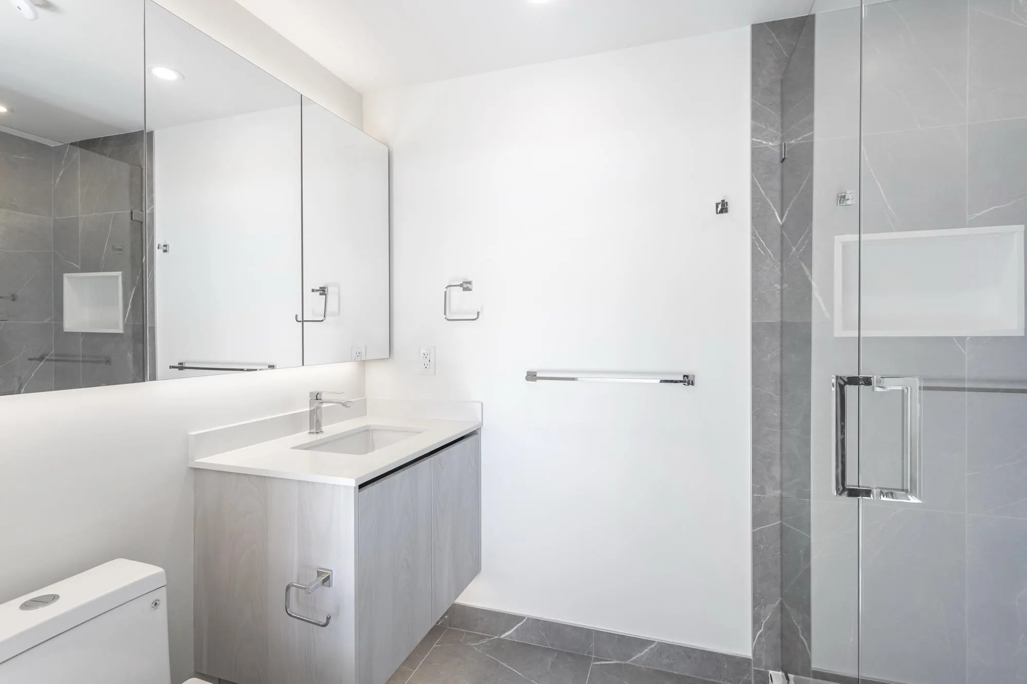 3264 Vanness Street #602