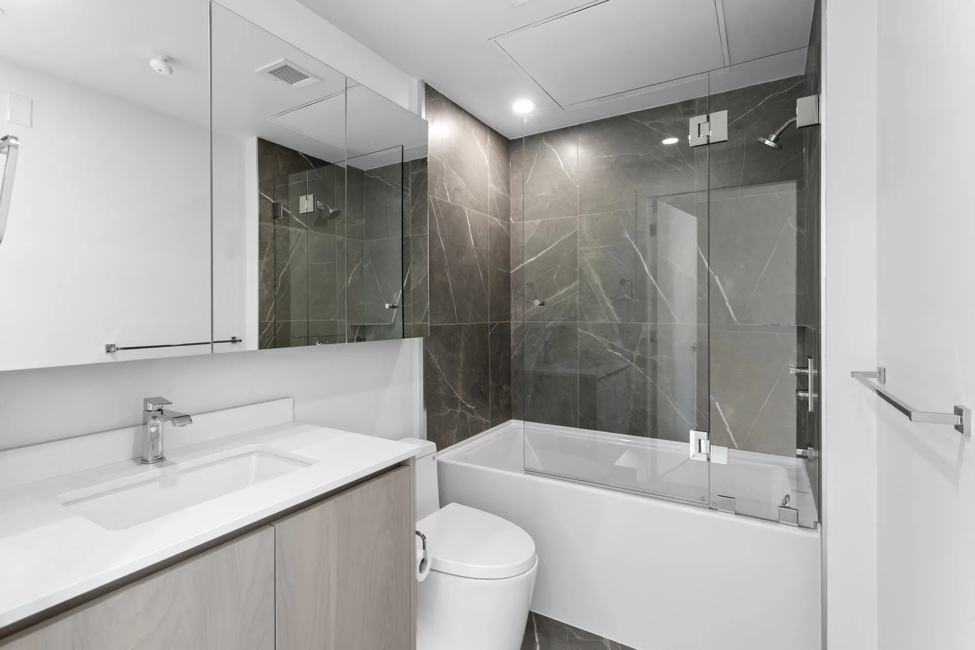 3264 Vanness Street #602