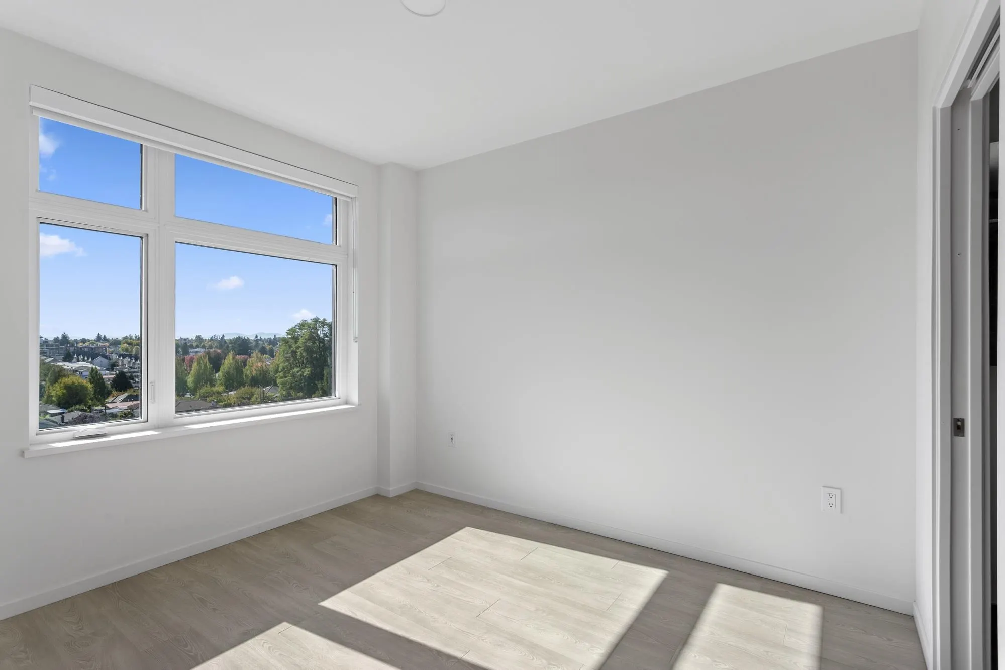 3264 Vanness Street #602
