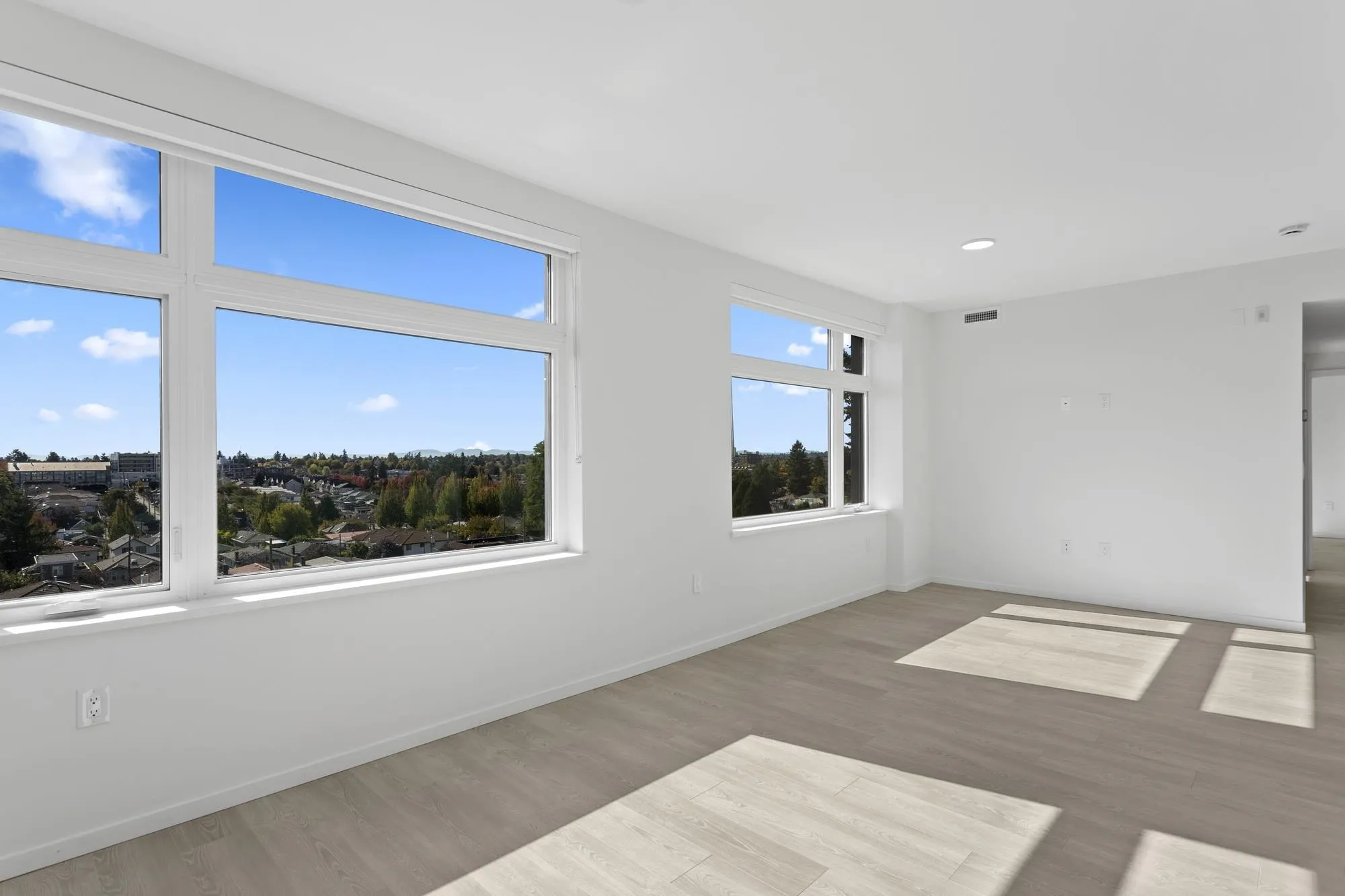 3264 Vanness Street #602