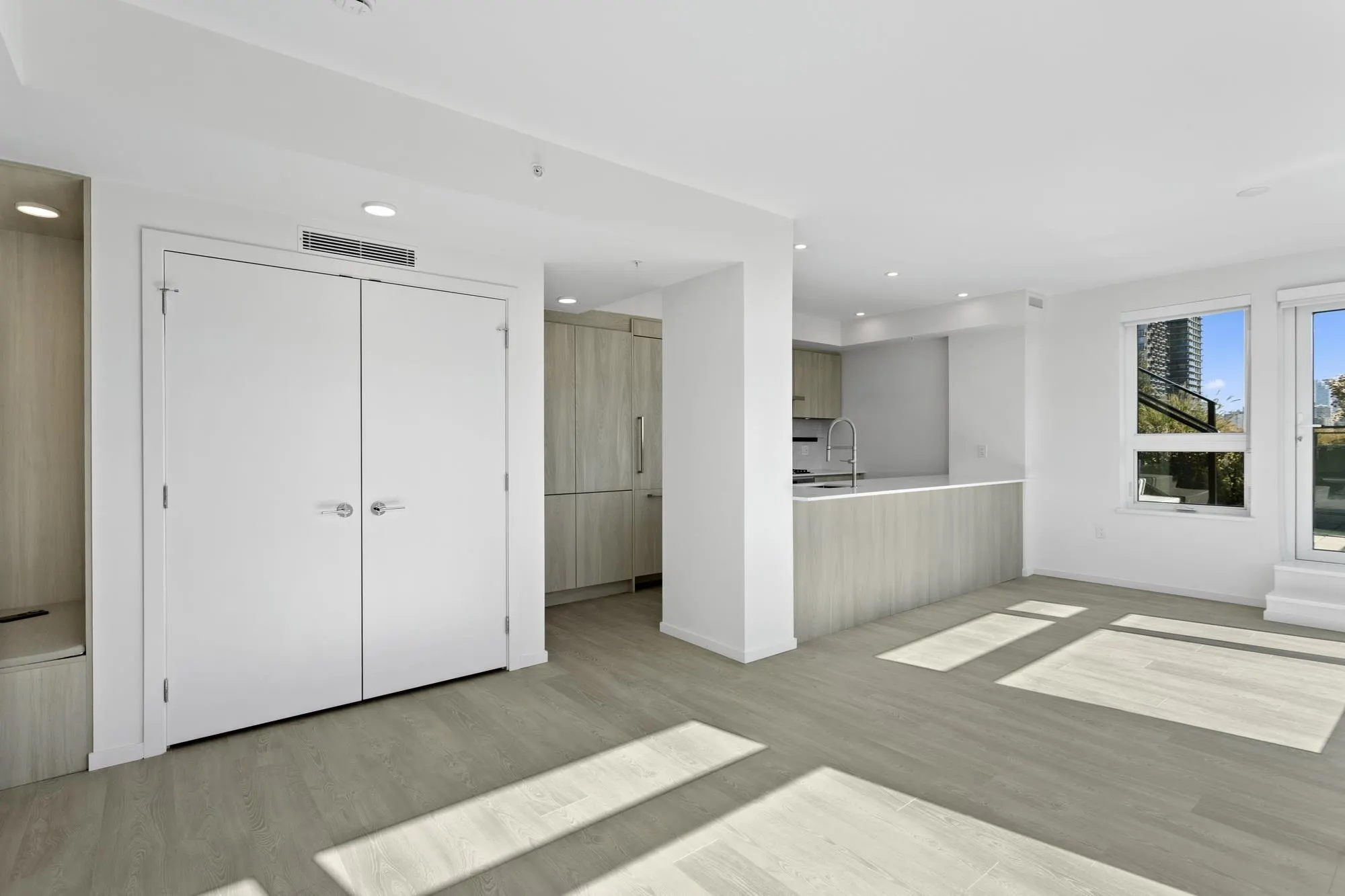 3264 Vanness Street #602