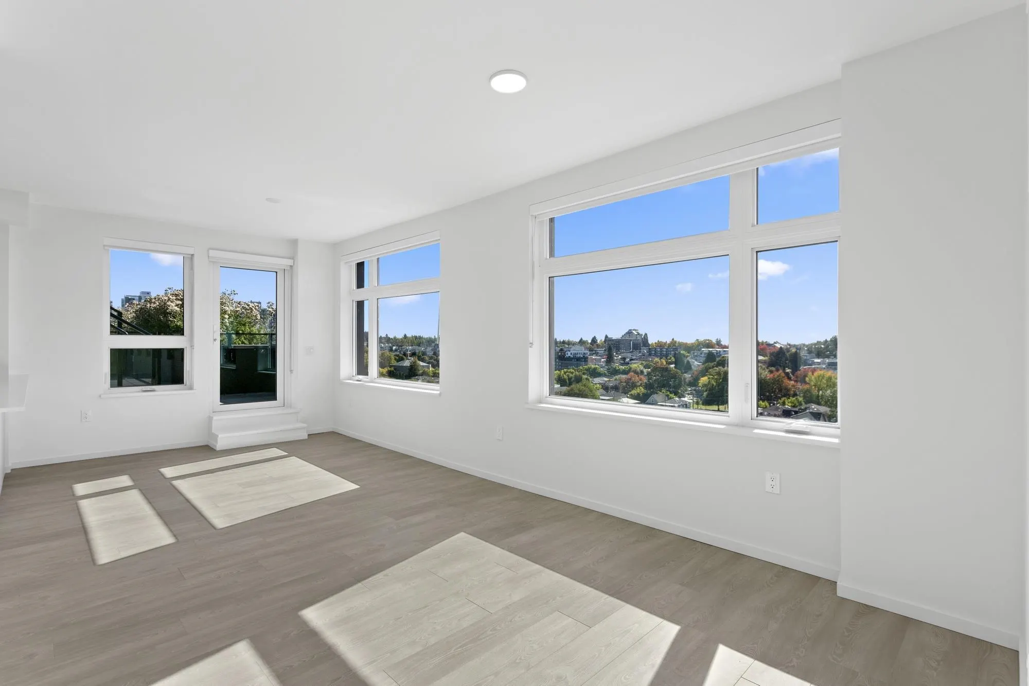 3264 Vanness Street #602