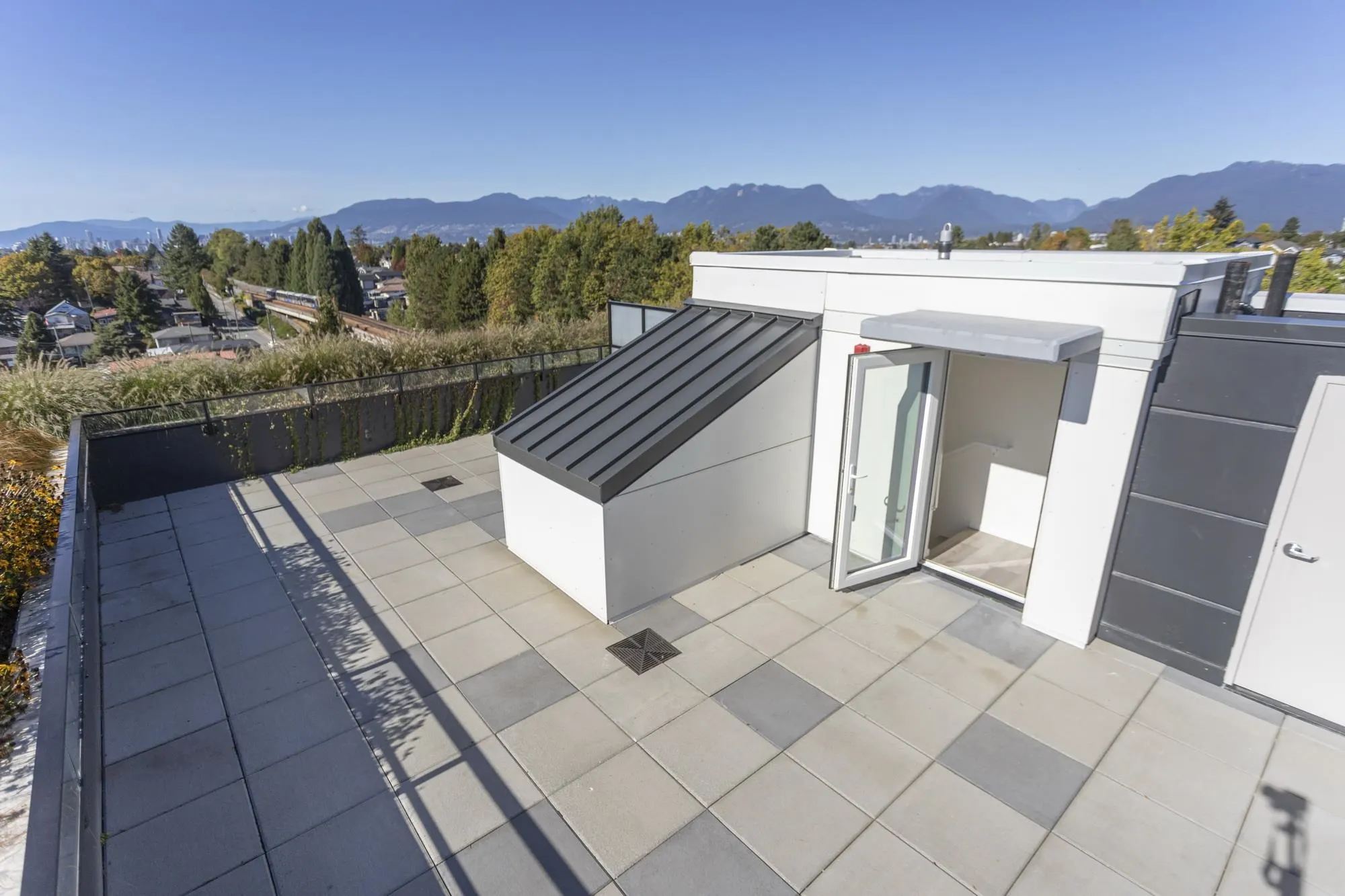 3264 Vanness Street #603