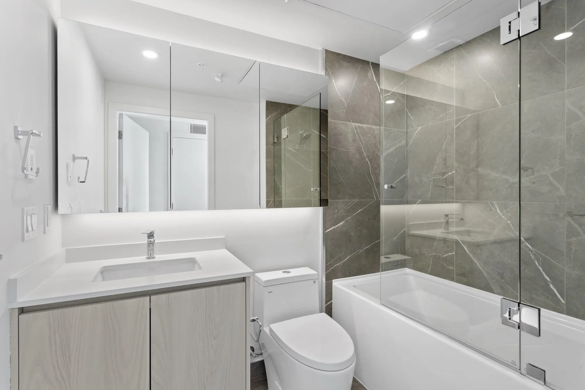 3264 Vanness Street #603