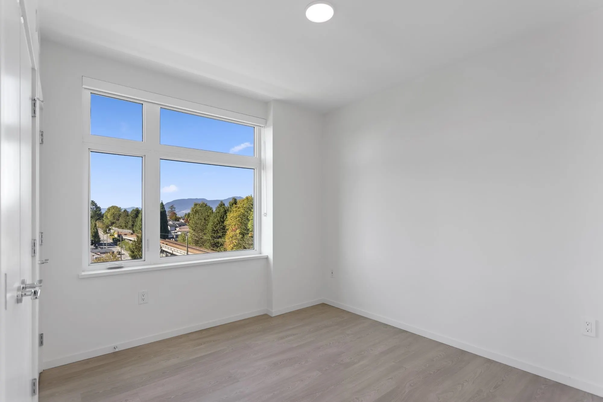 3264 Vanness Street #603