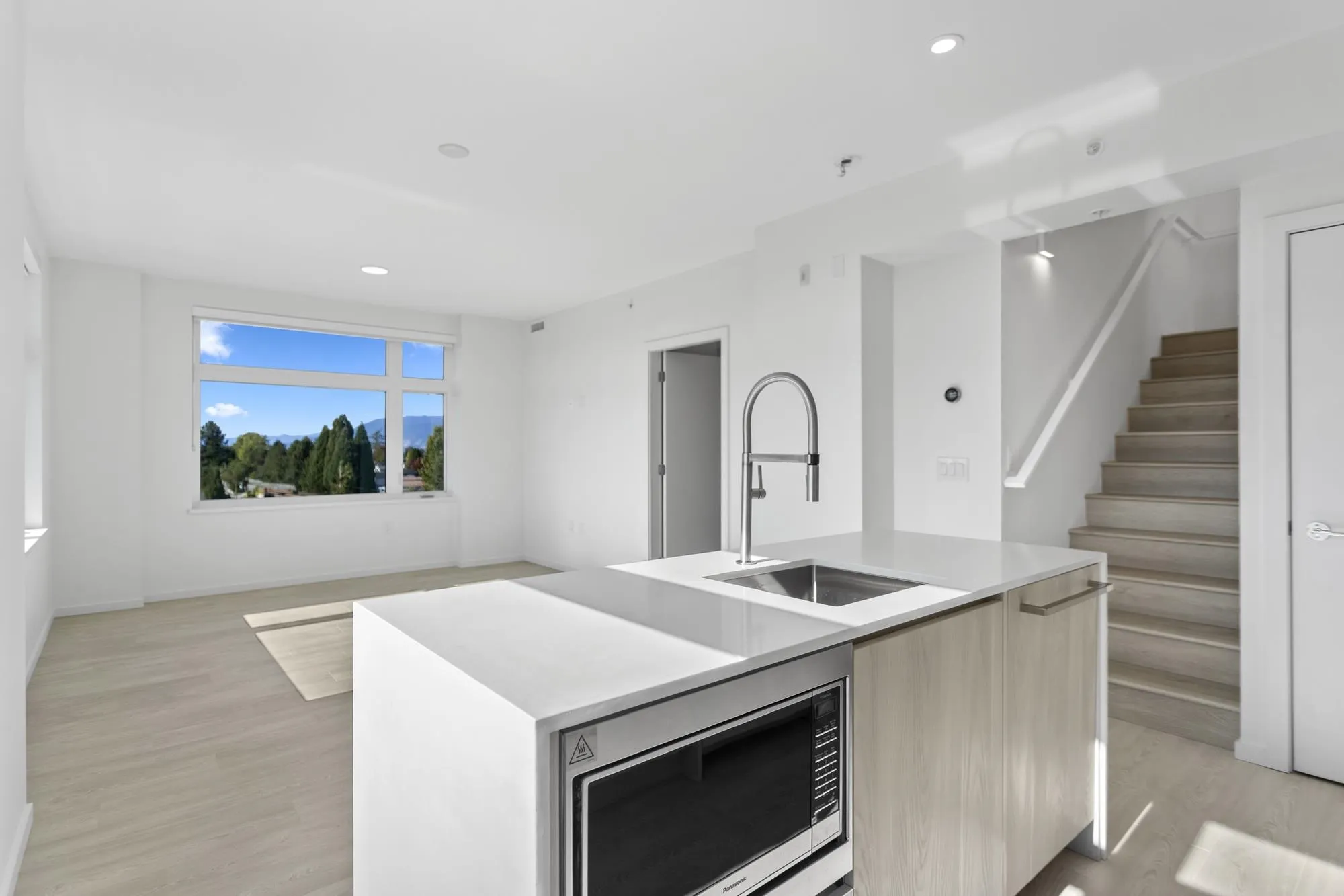 3264 Vanness Street #603