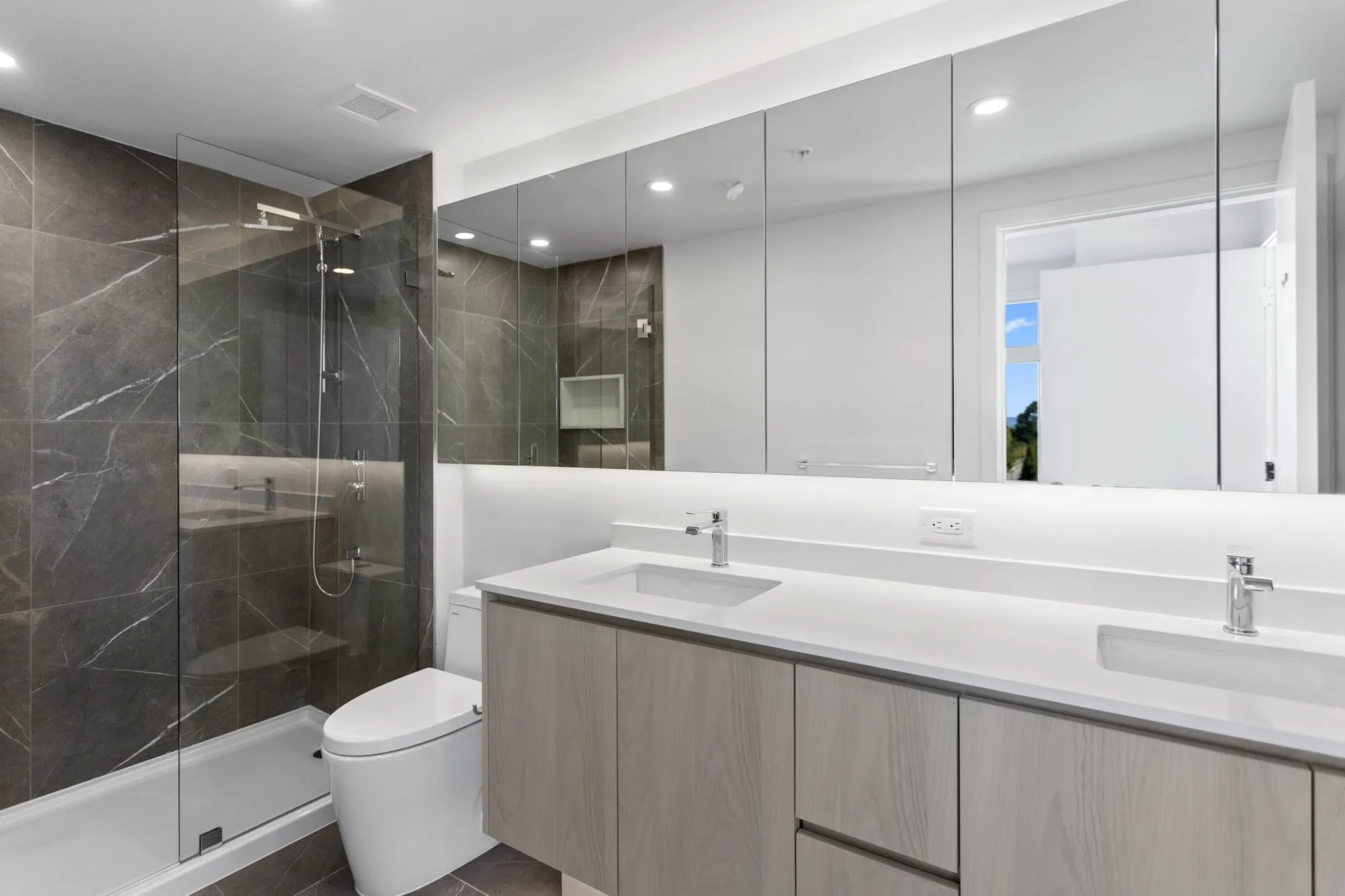 3264 Vanness Street #603