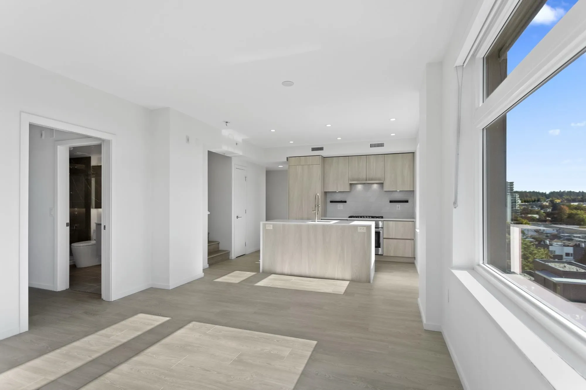 3264 Vanness Street #603