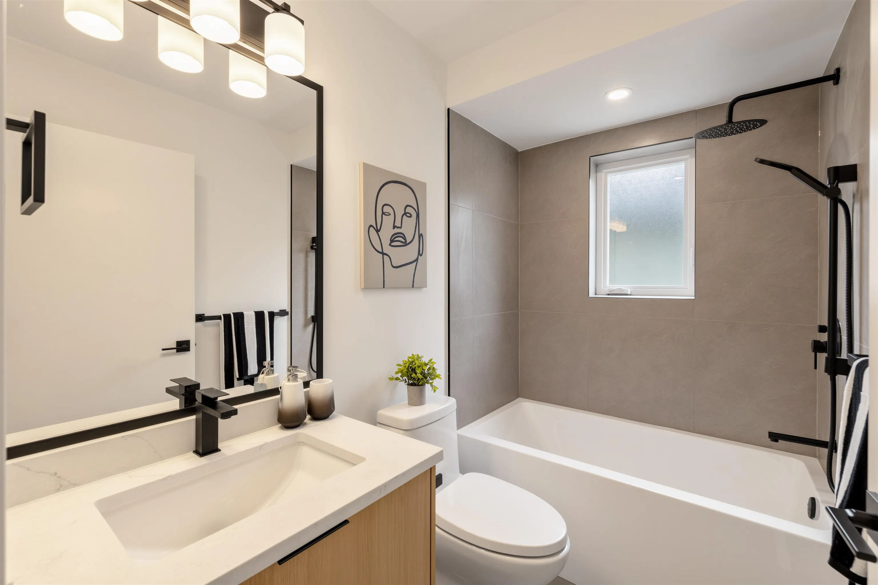 3268 E 18 Avenue #4