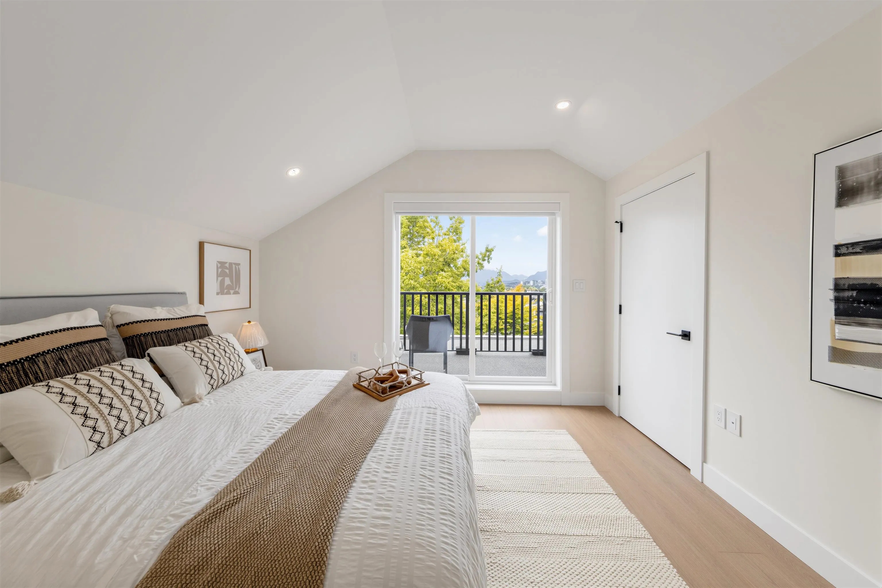 3268 E 18 Avenue #4