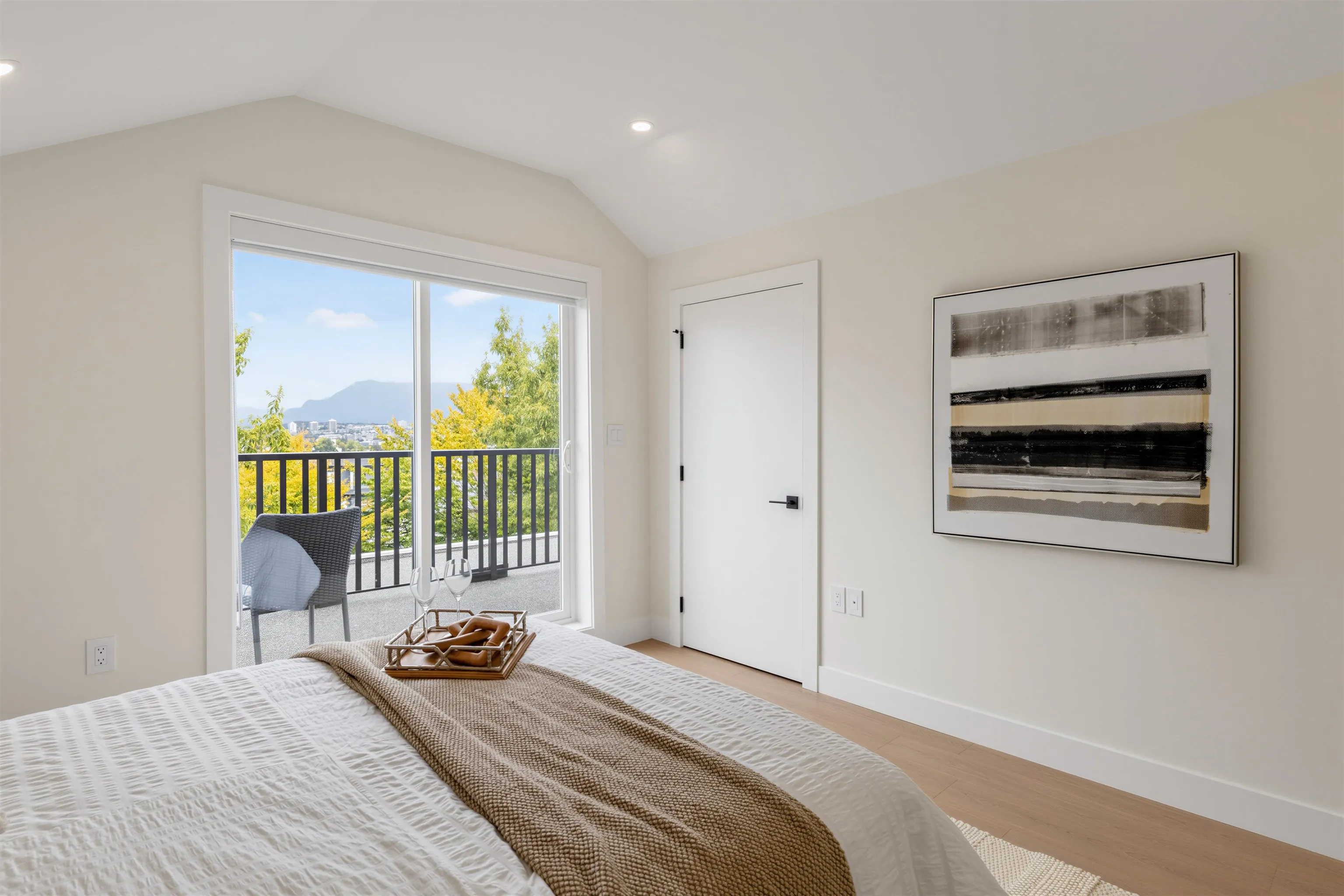 3268 E 18 Avenue #4