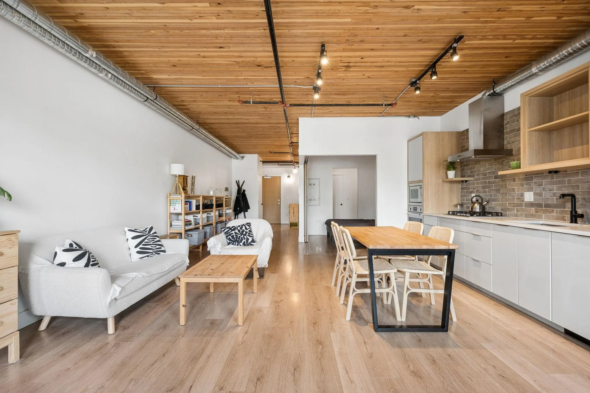 4223 Hastings Street #305