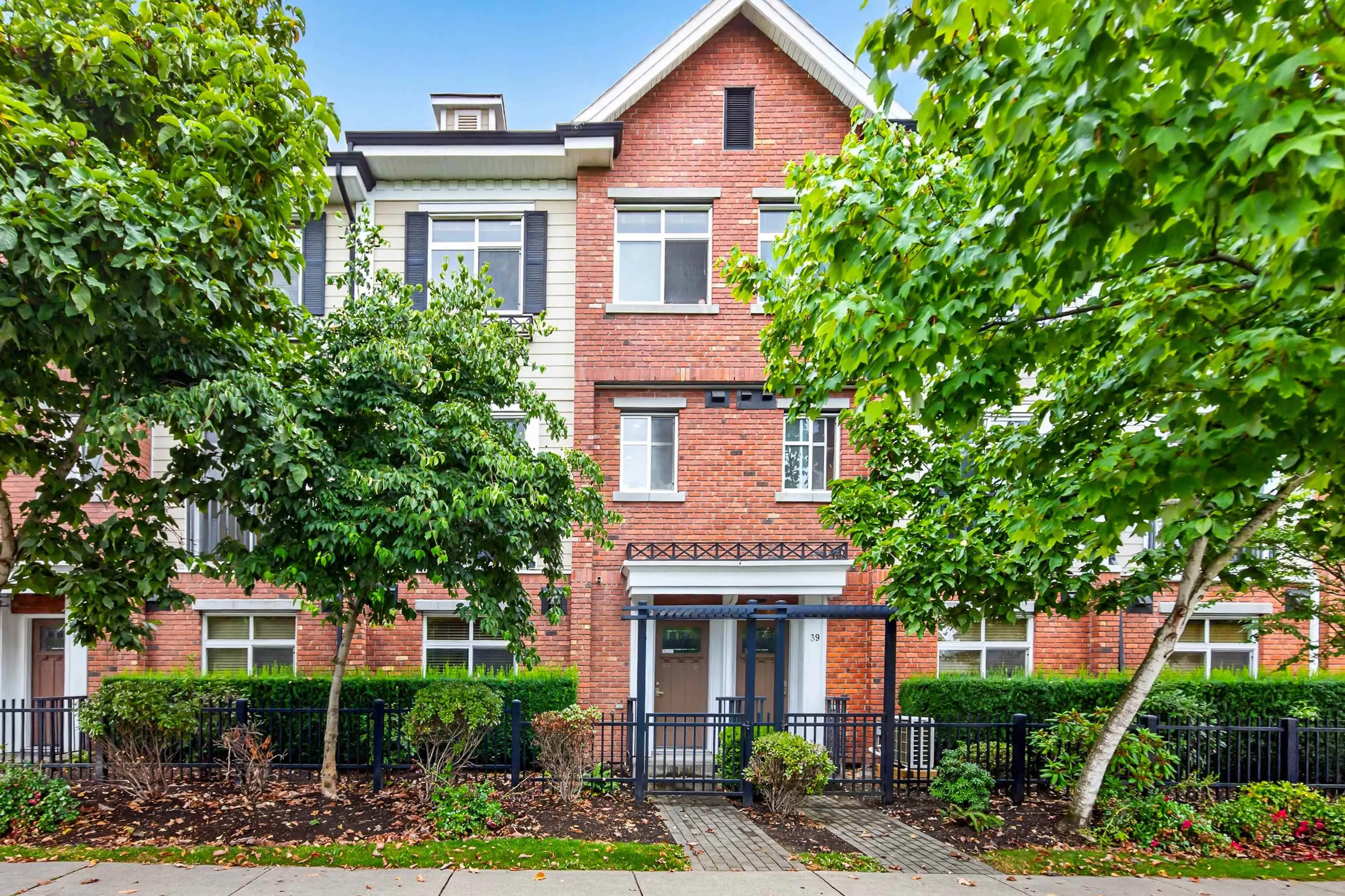 20738 84 Avenue #40