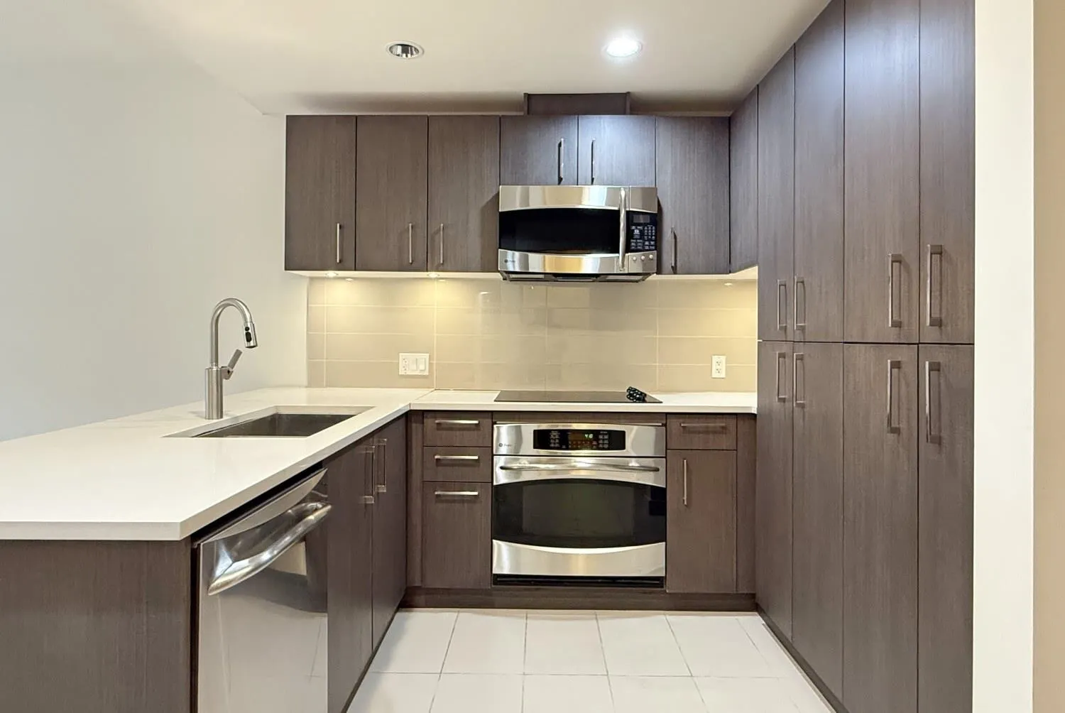 5983 Gray Avenue #607