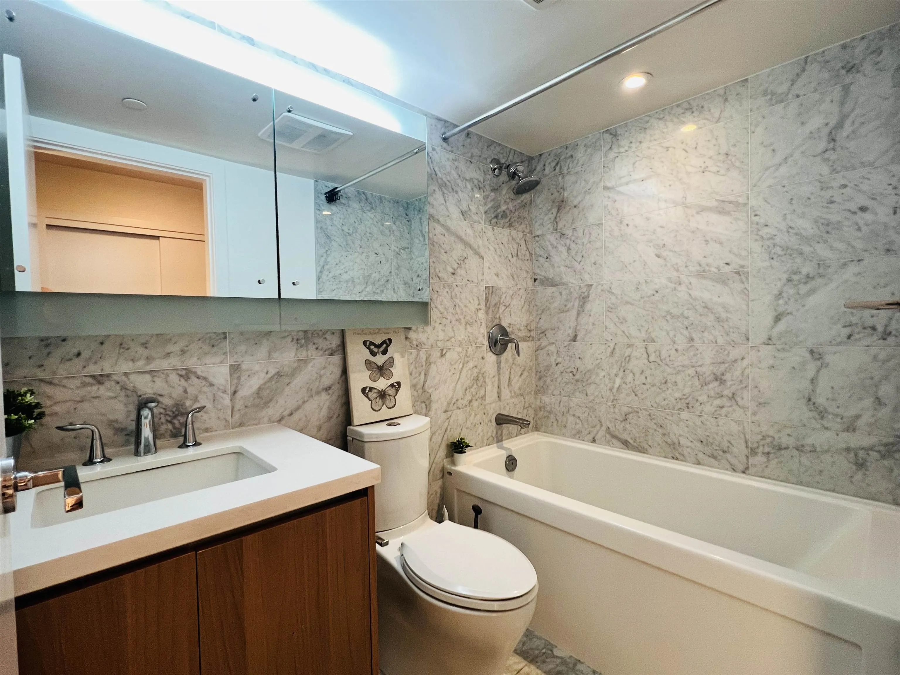 13696 100 Avenue #2001