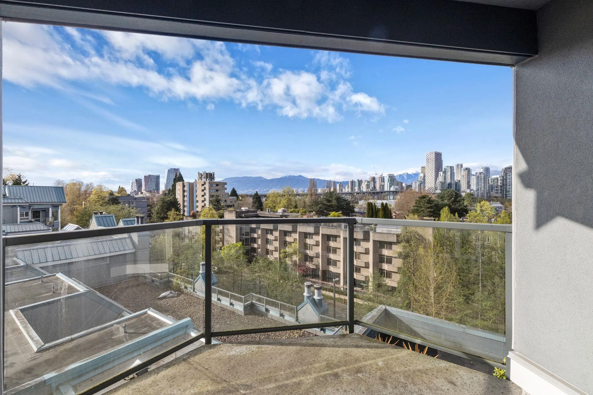 1345 W 4th Avenue #306