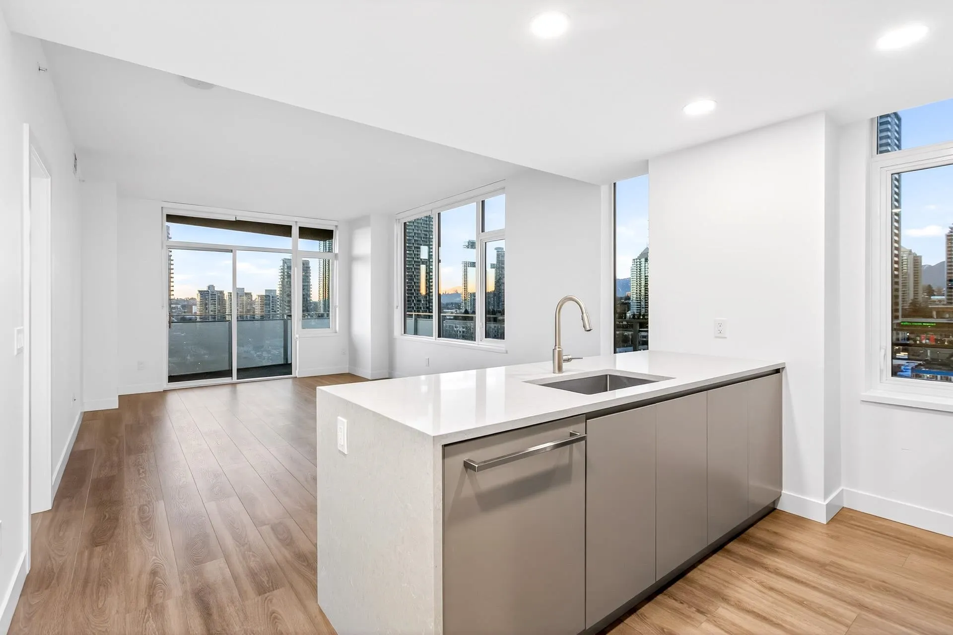 4433 Alaska Street #1107