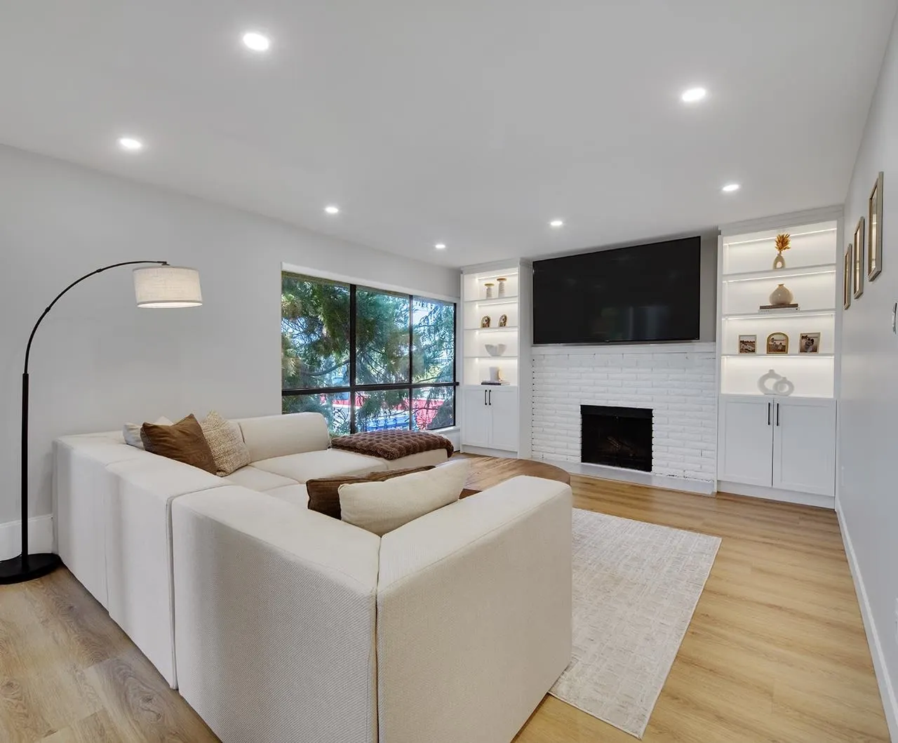 1877 W 5th Avenue #303