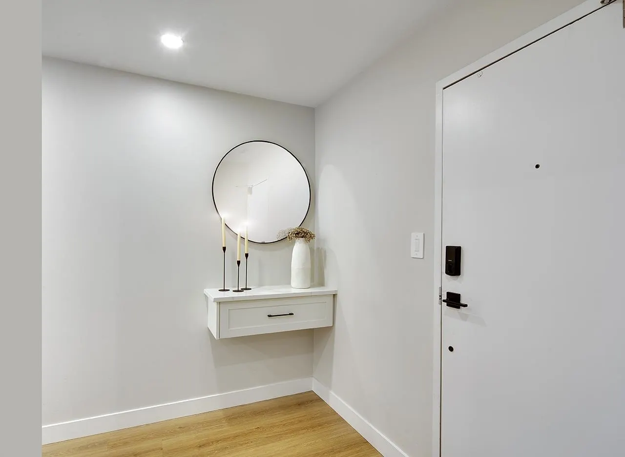 1877 W 5th Avenue #303