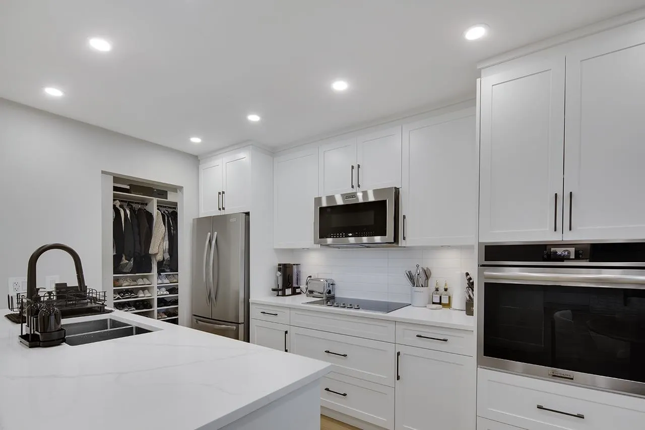 1877 W 5th Avenue #303