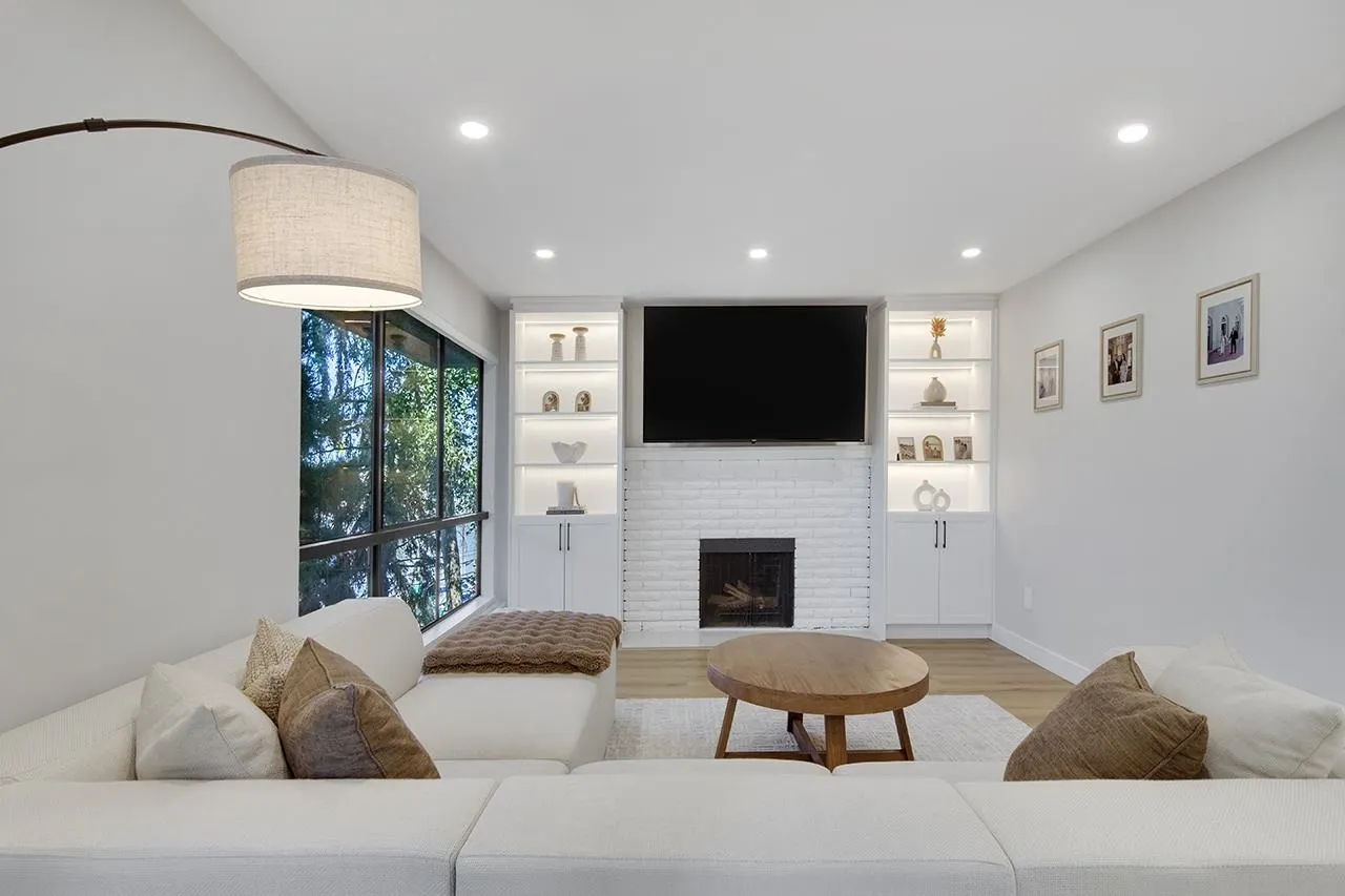 1877 W 5th Avenue #303
