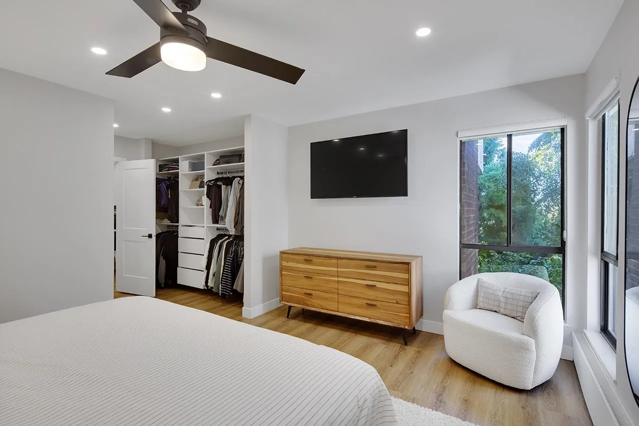 1877 W 5th Avenue #303