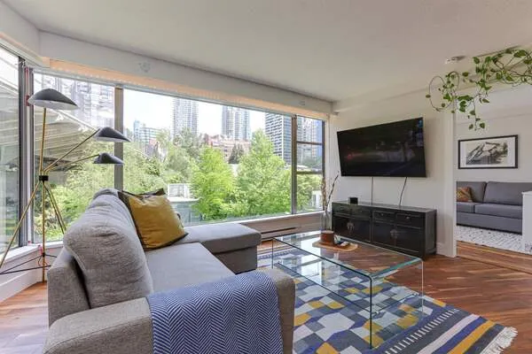 1006 Beach Avenue #505